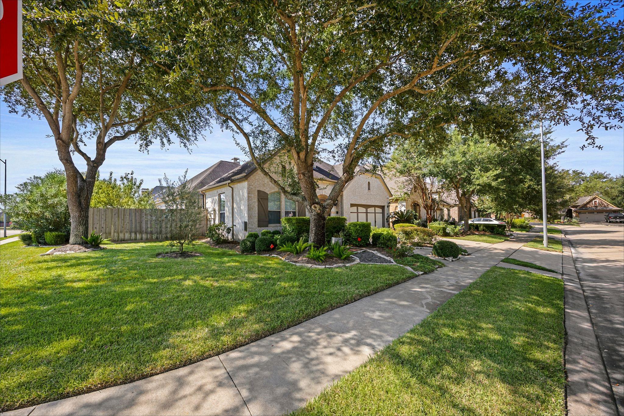 6518 Dallerton St Property Photo 3