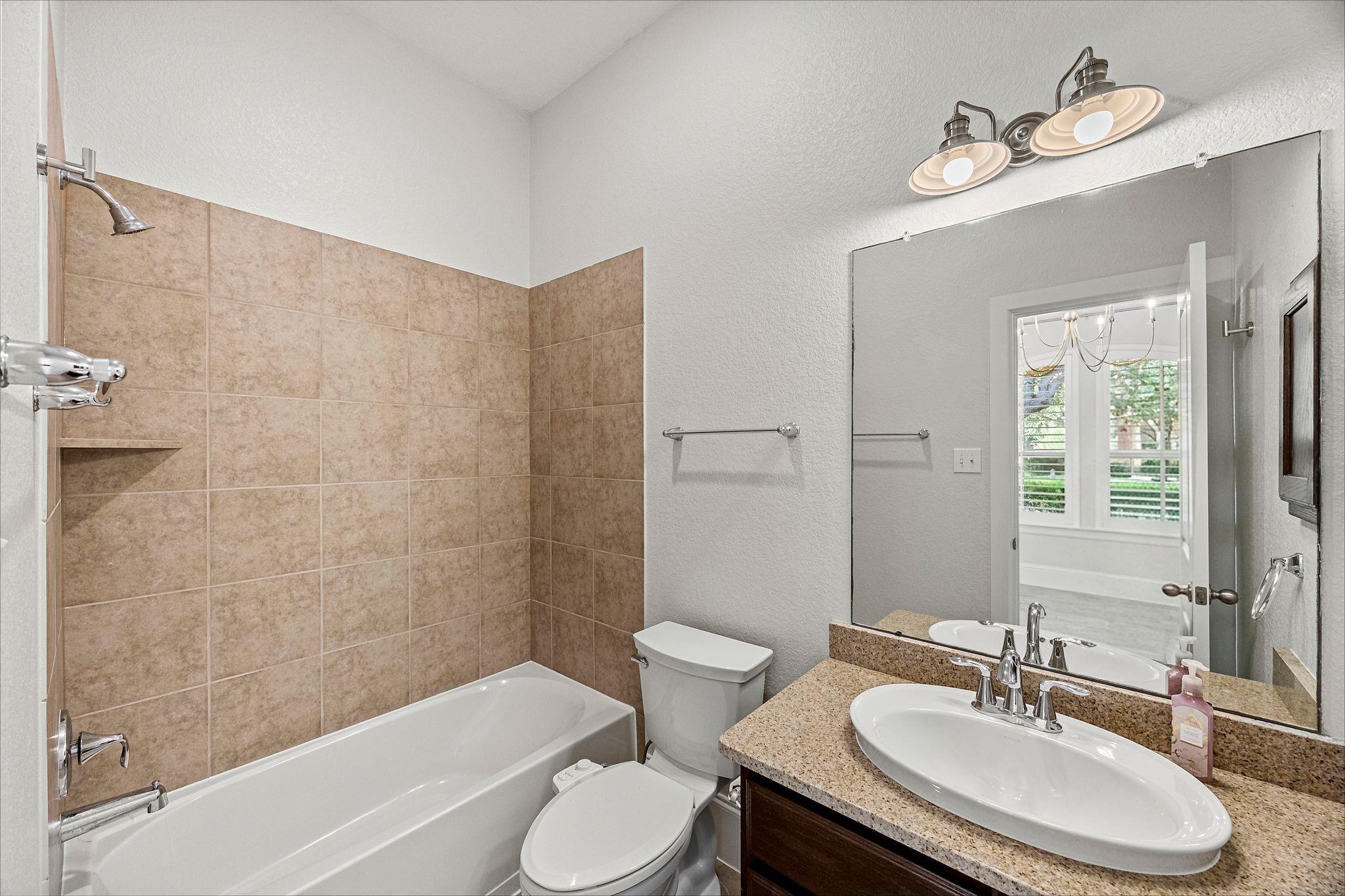 6518 Dallerton St Property Photo 9