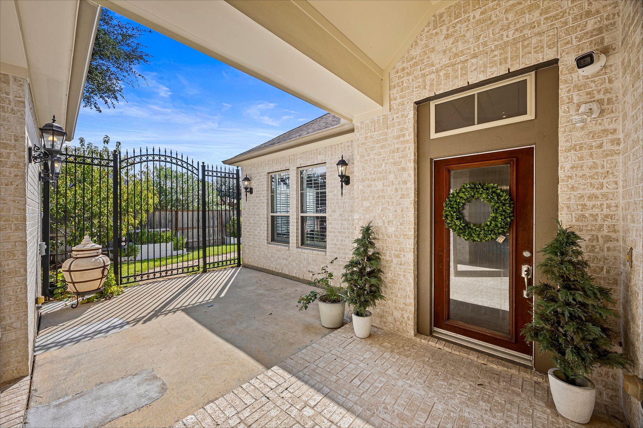 6518 Dallerton St Property Photo 10
