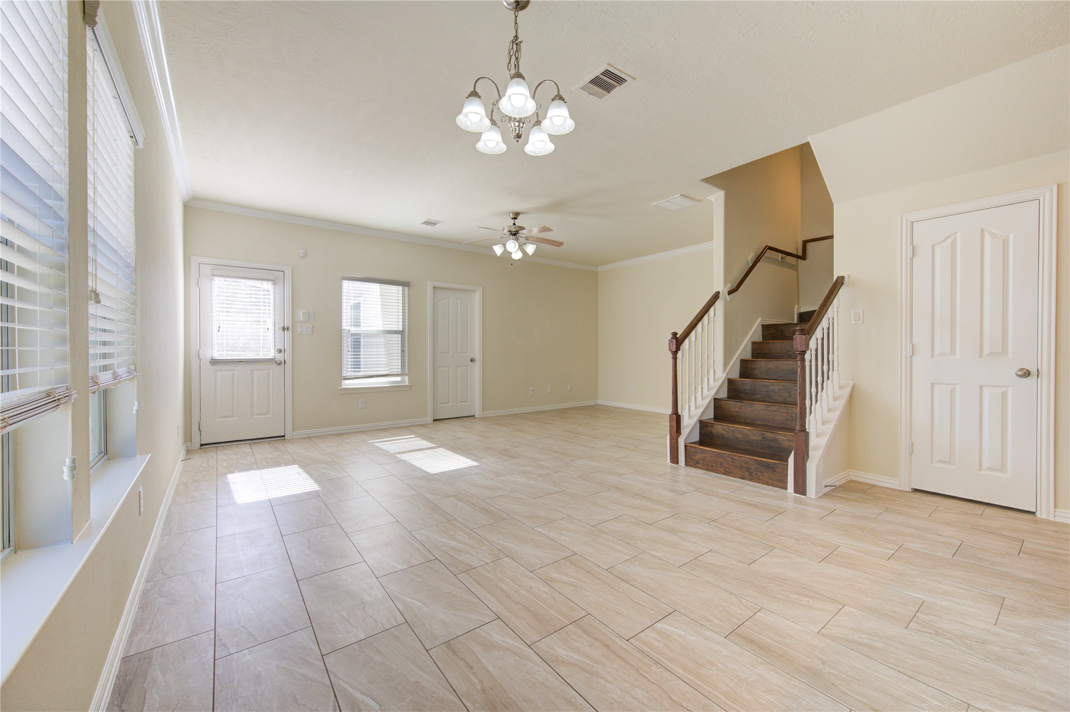 16723 Mammoth Springs Drive Property Photo 7