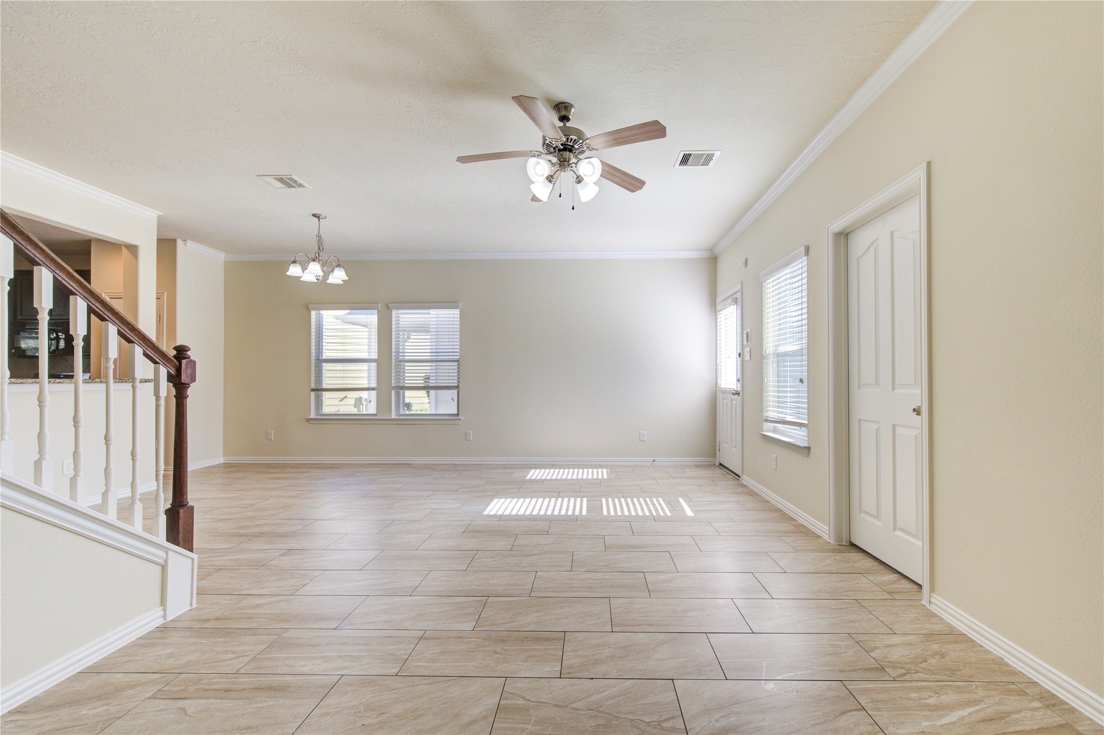 16723 Mammoth Springs Drive Property Photo 8