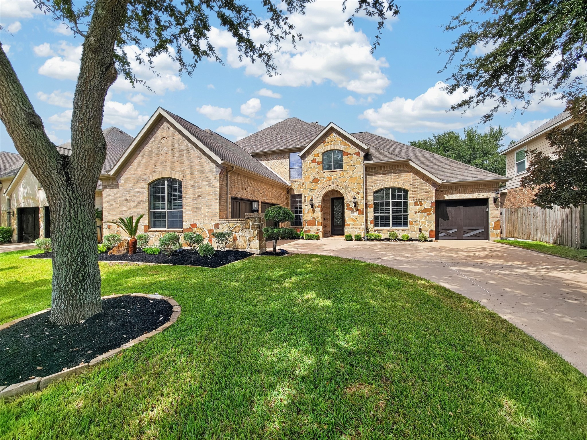 6911 Gossamer Lane Property Photo 1
