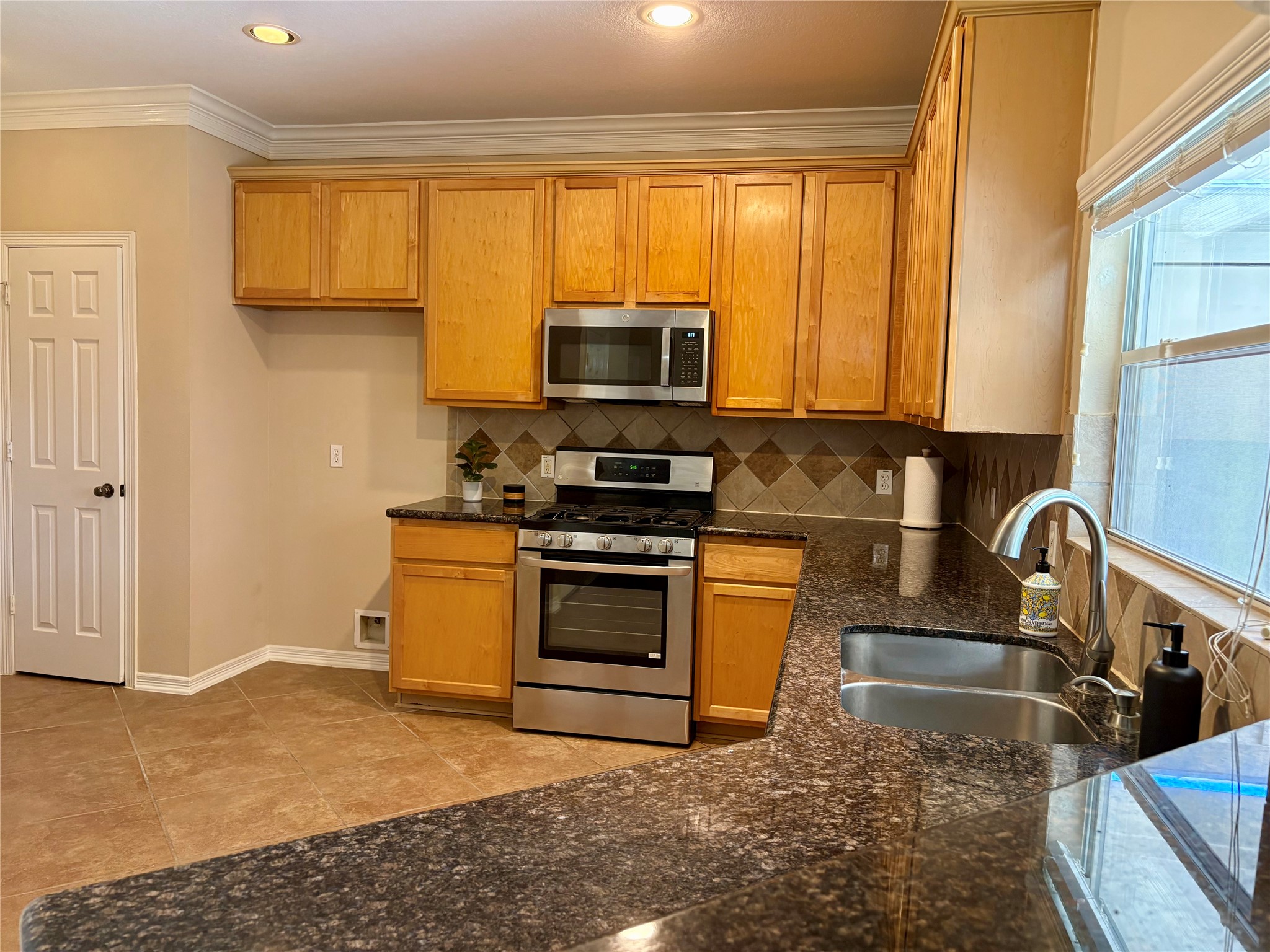 5607 Eagle Sky Boulevard Property Photo 8