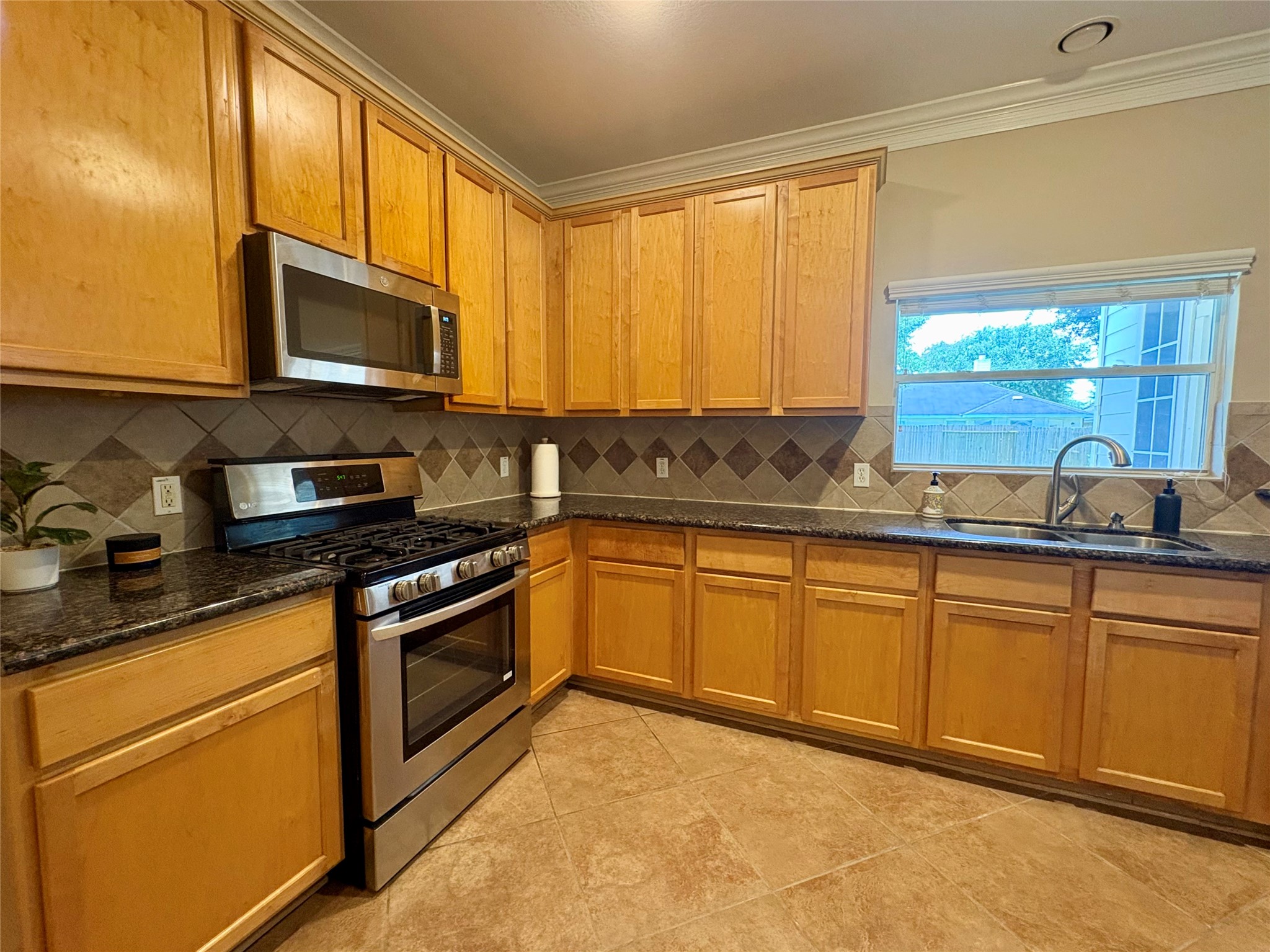 5607 Eagle Sky Boulevard Property Photo 10