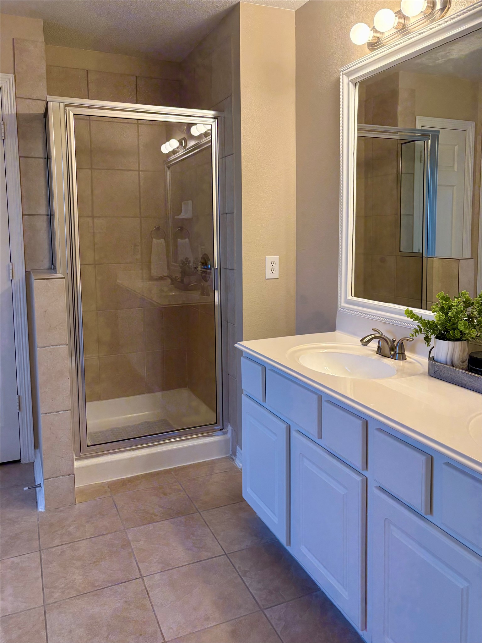 5607 Eagle Sky Boulevard Property Photo 15