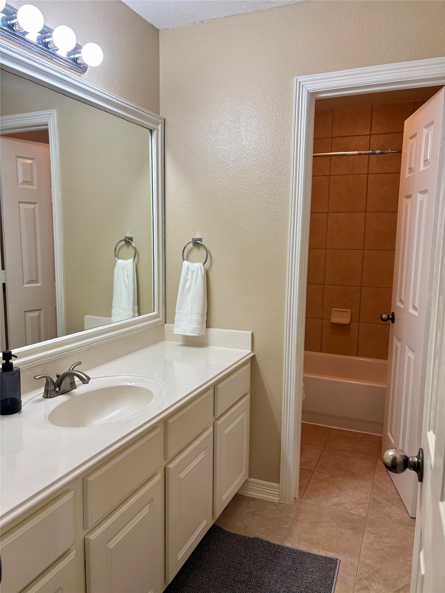 5607 Eagle Sky Boulevard Property Photo 18