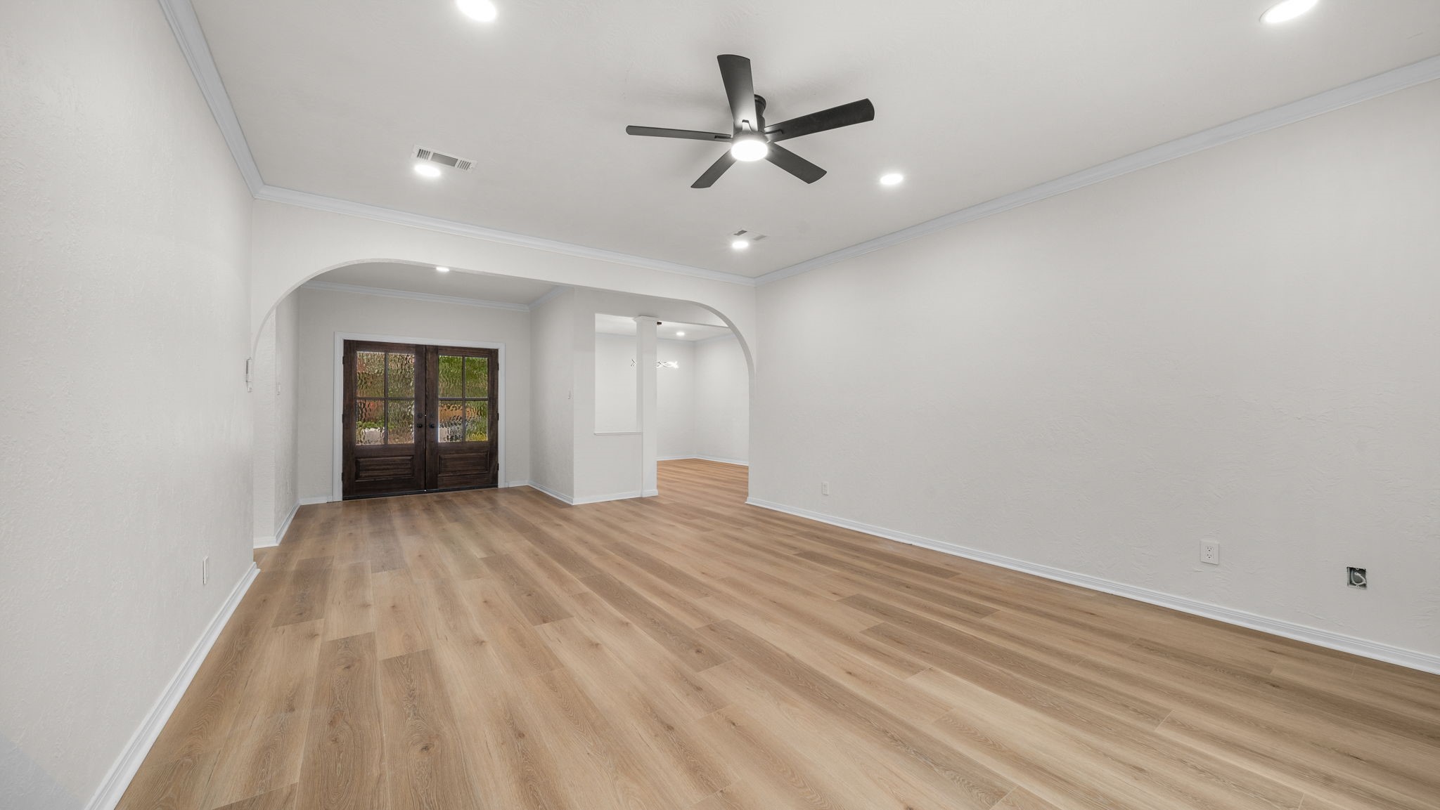 18 Windsor Drive Property Photo 9