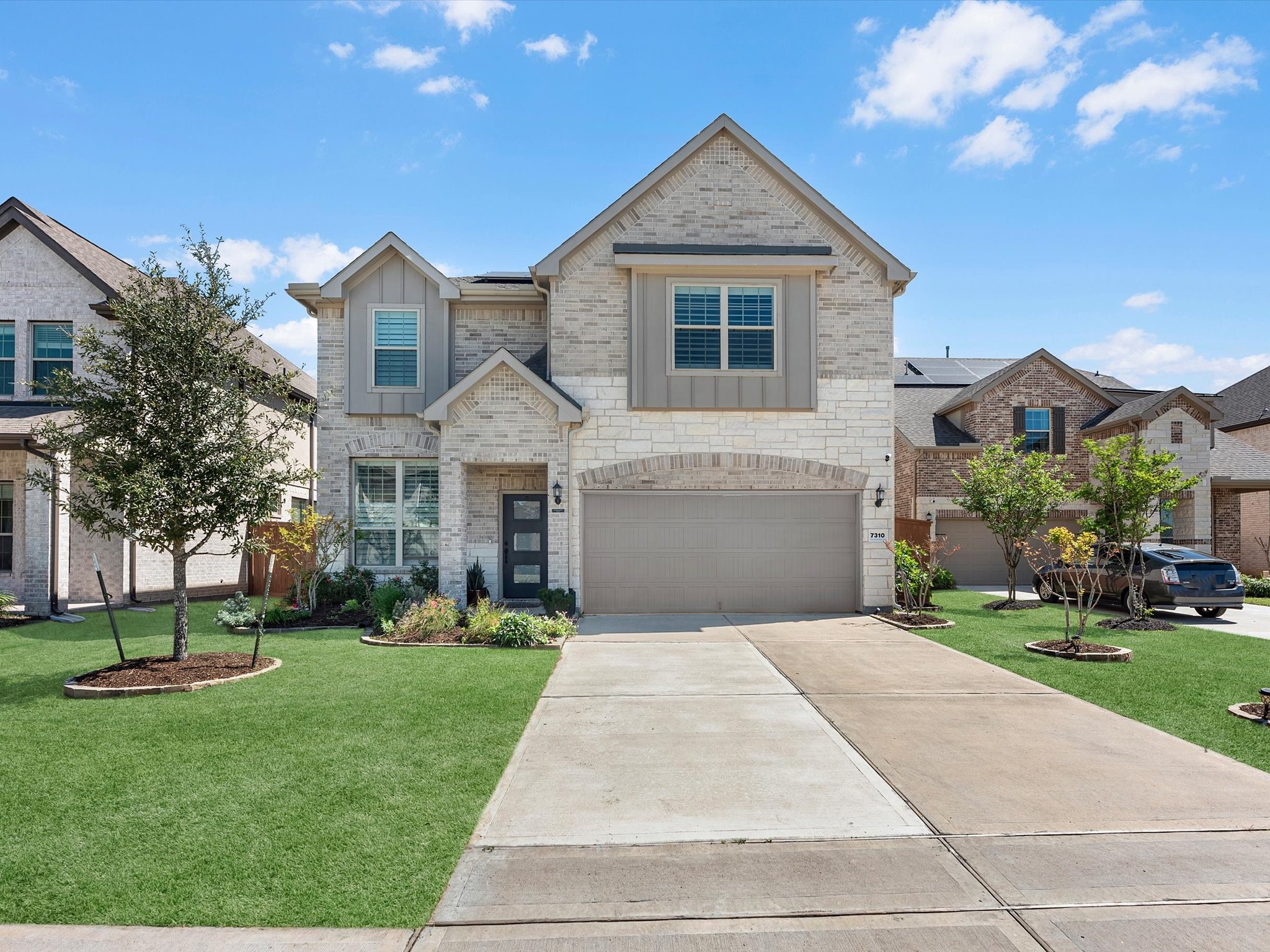 7310 Kingbird Cove Court Property Photo 1