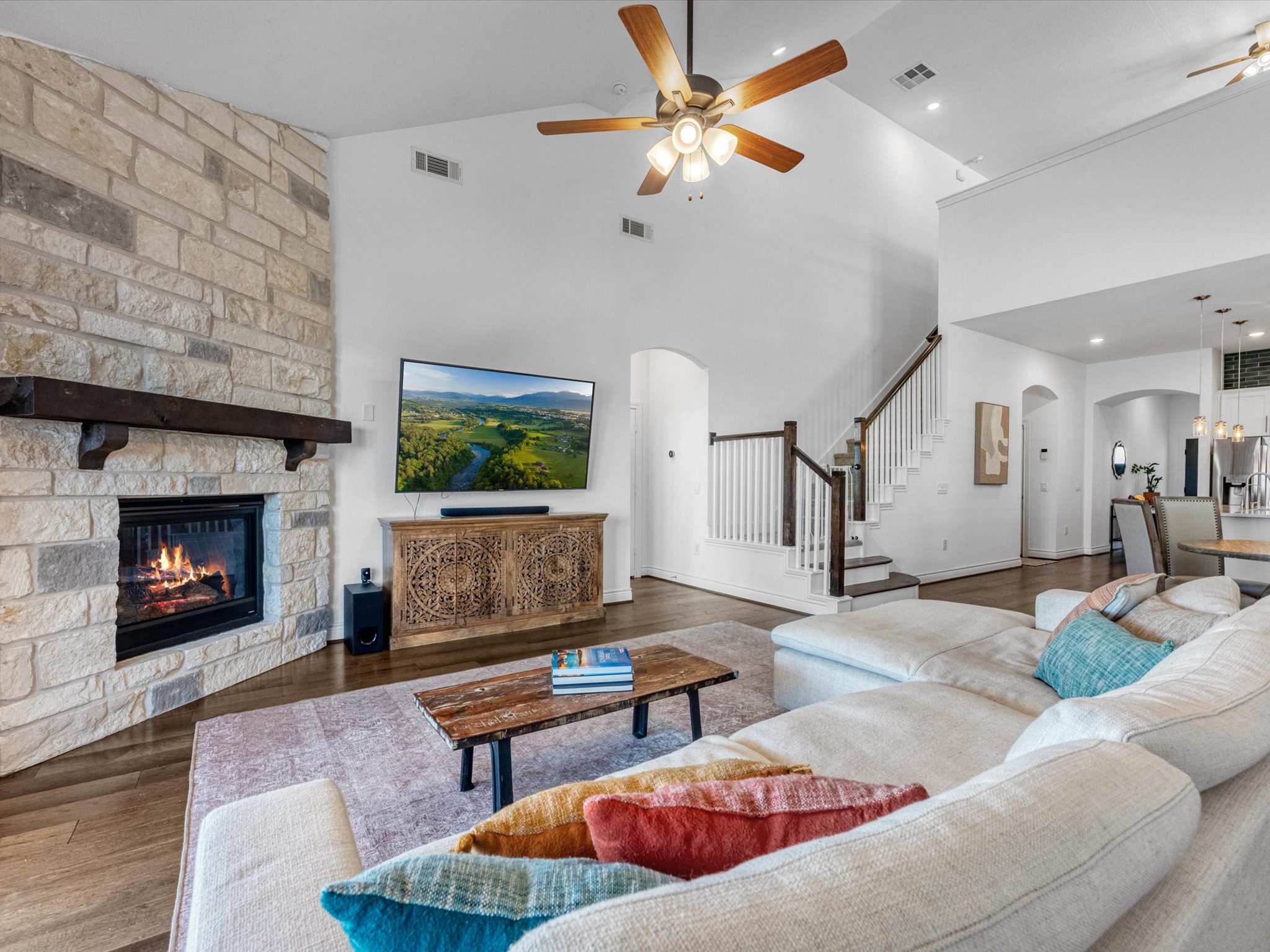 7310 Kingbird Cove Court Property Photo 12