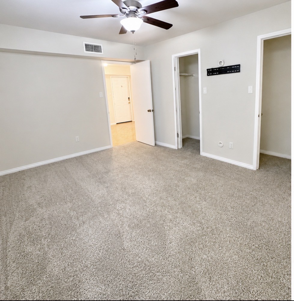 4633 Wild Indigo Street 555 Property Photo 4