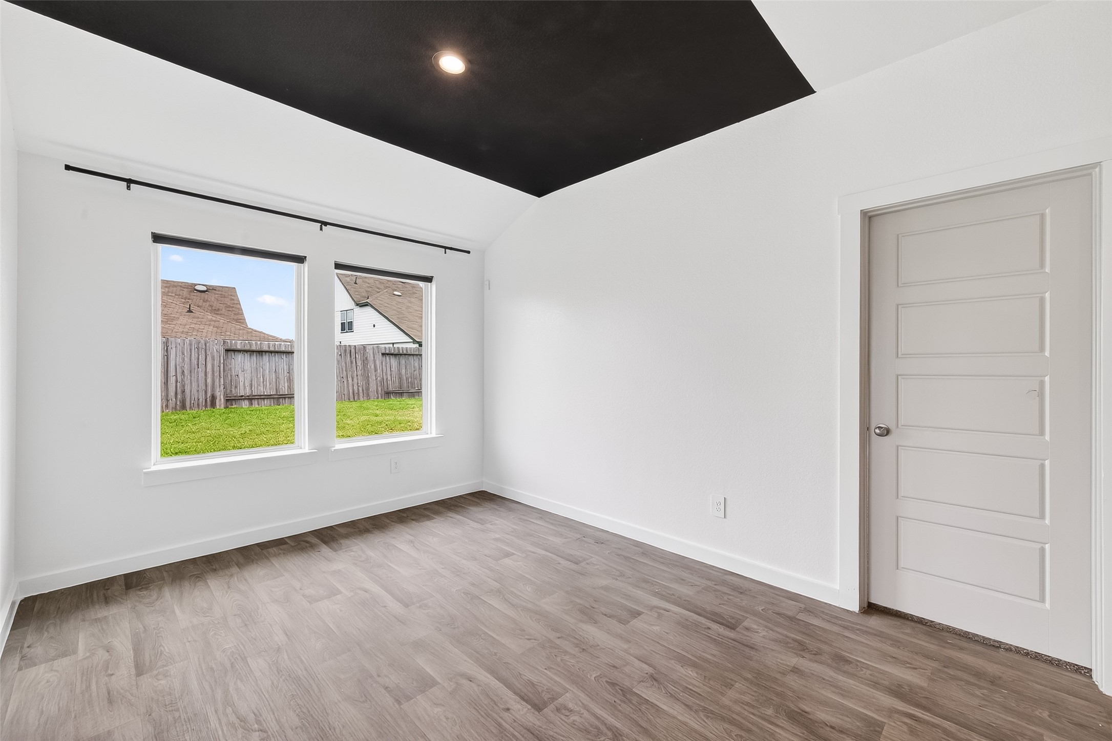1710 Mountain Echo Drive Property Photo 11