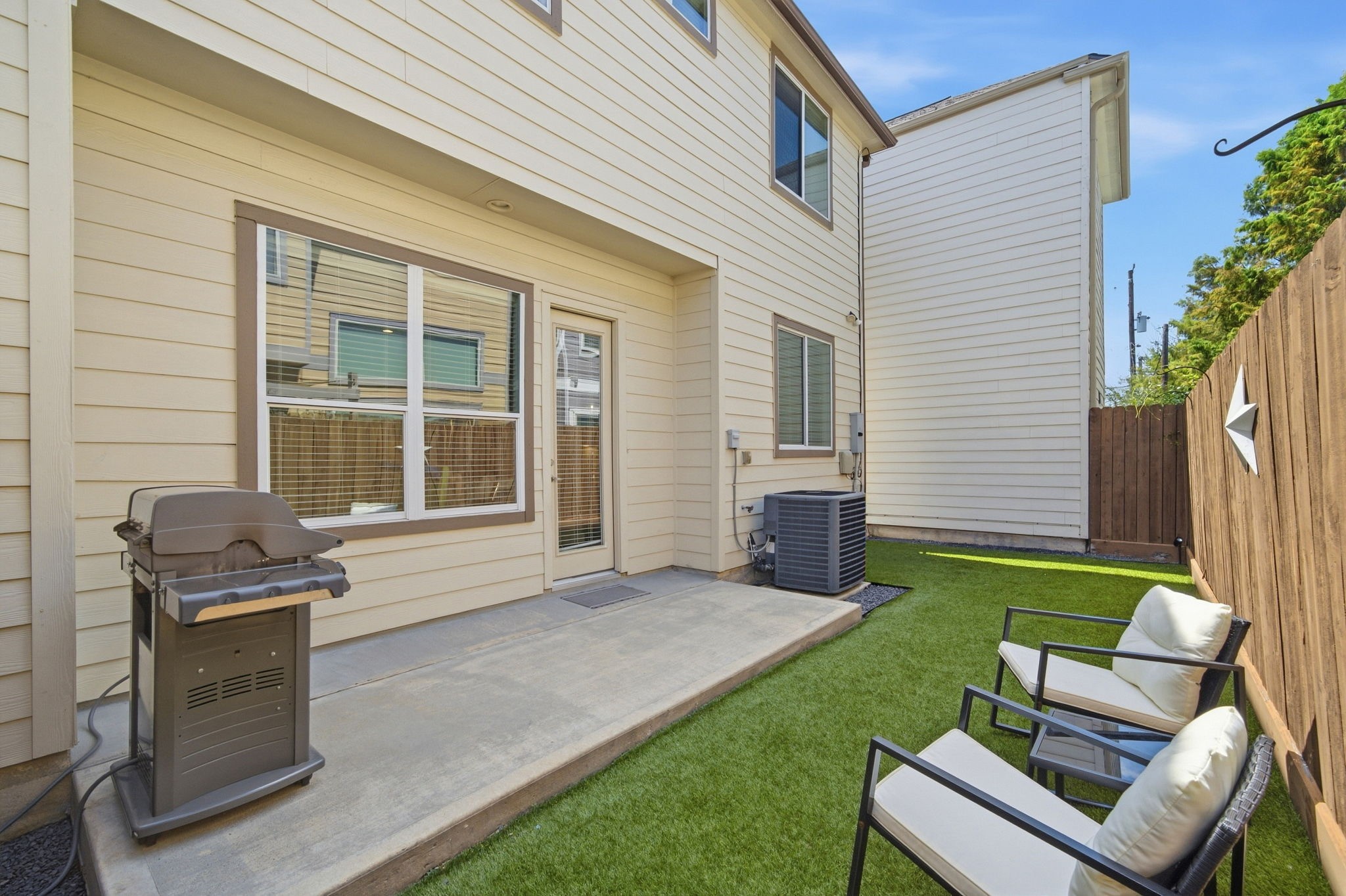 8816 Hollister Square Court Property Photo 19