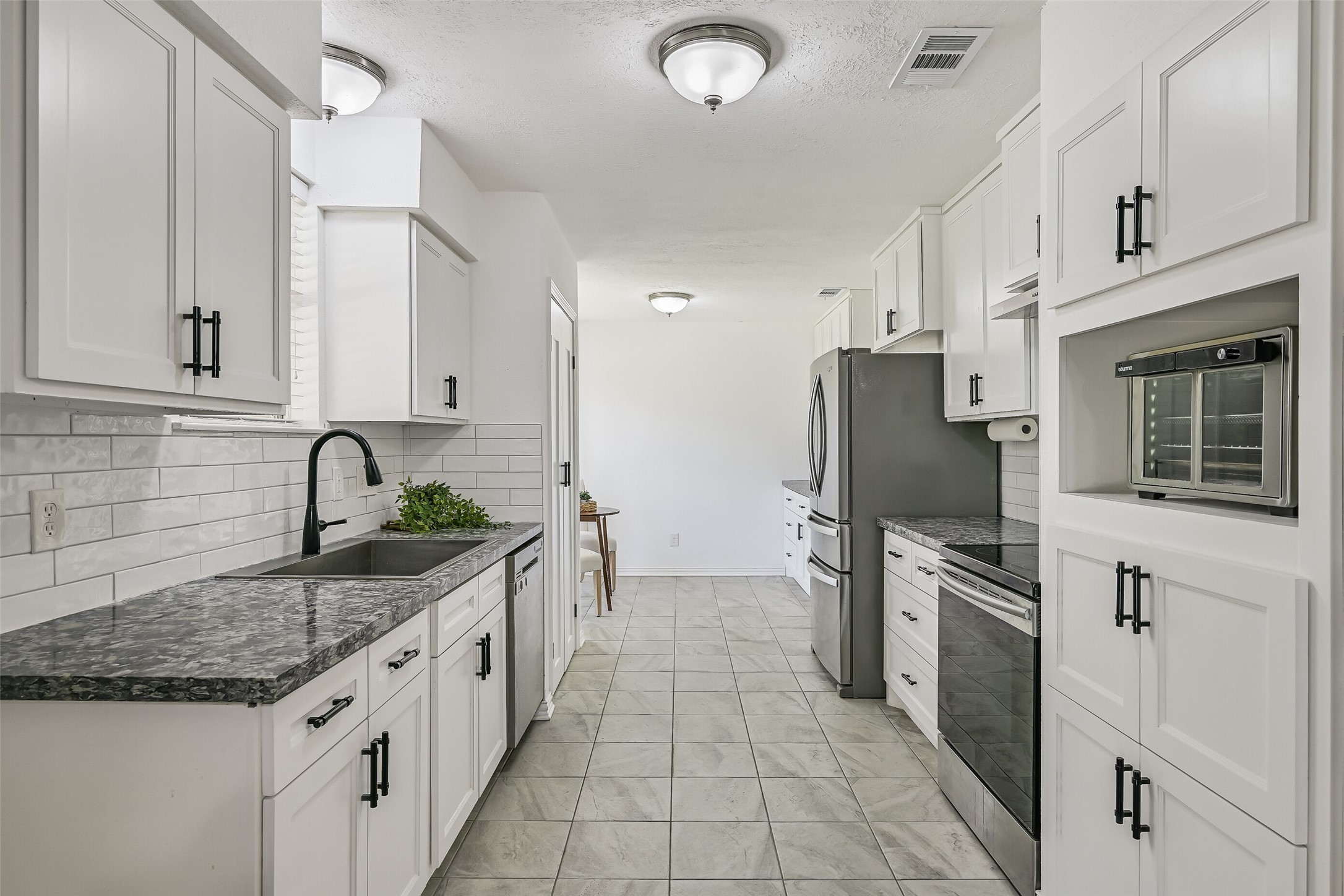 305 Castlelake Drive Property Photo 3