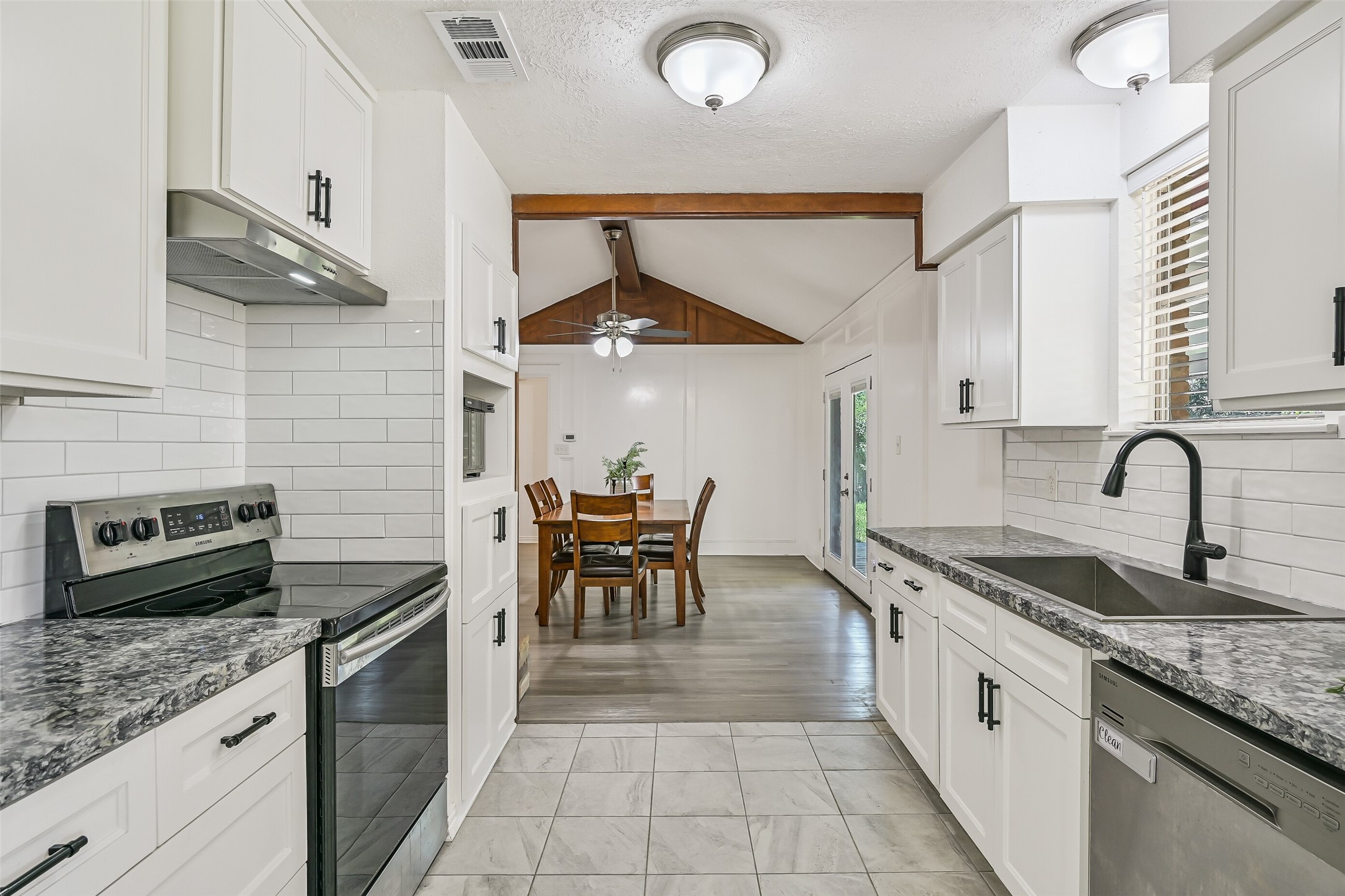 305 Castlelake Drive Property Photo 13