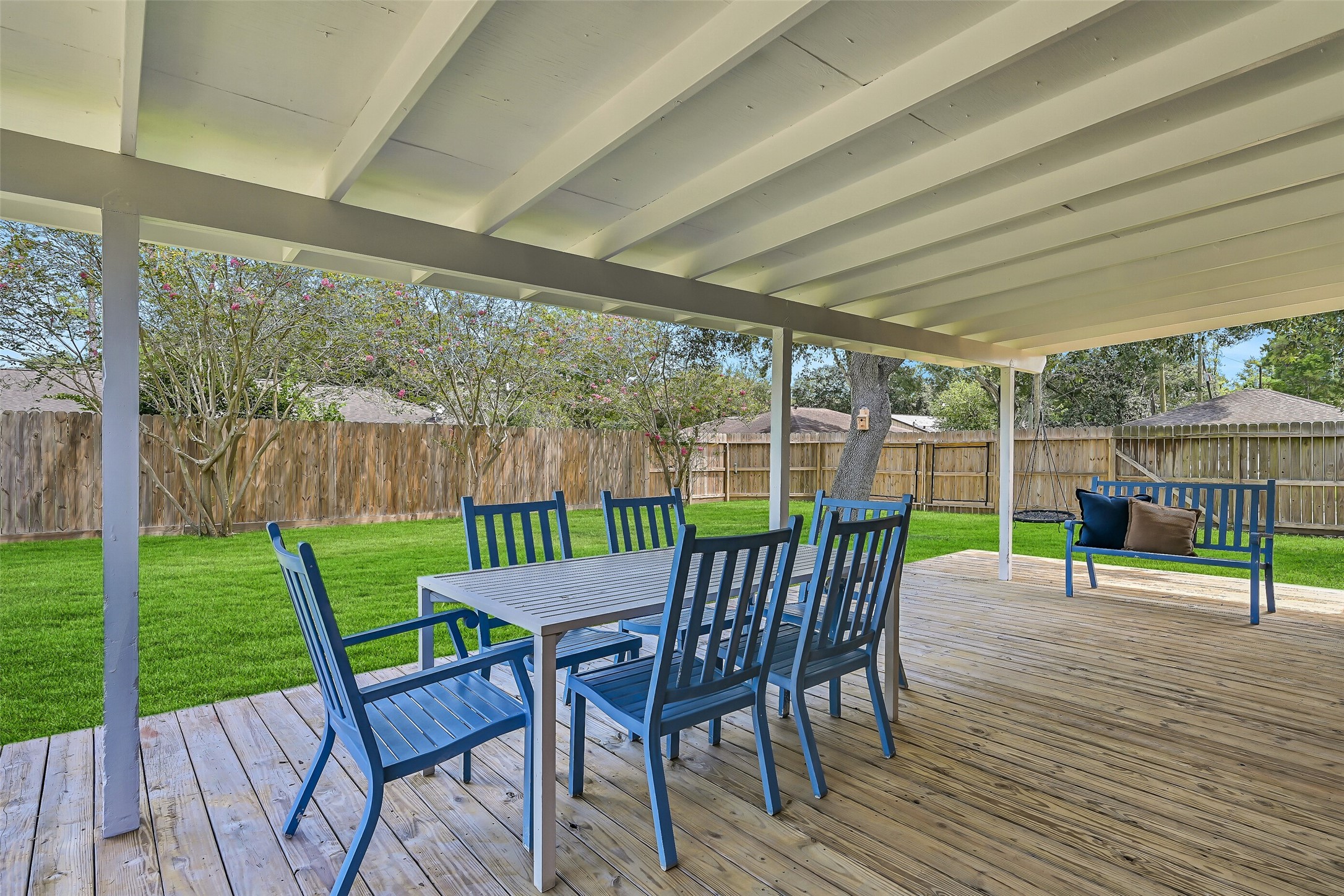 305 Castlelake Drive Property Photo 26