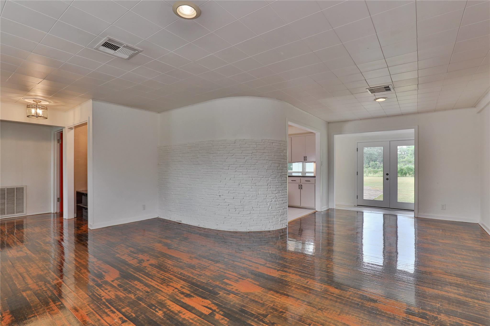 114 Persimmon Lane, Lake Jackson Tx 77566 Property Photo 7