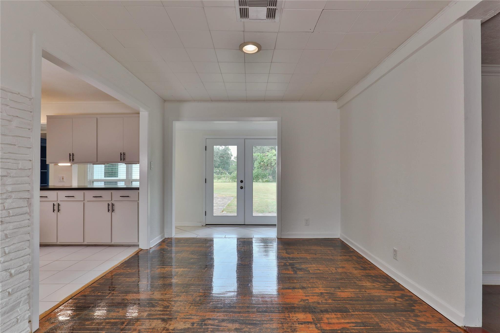 114 Persimmon Lane, Lake Jackson Tx 77566 Property Photo 8