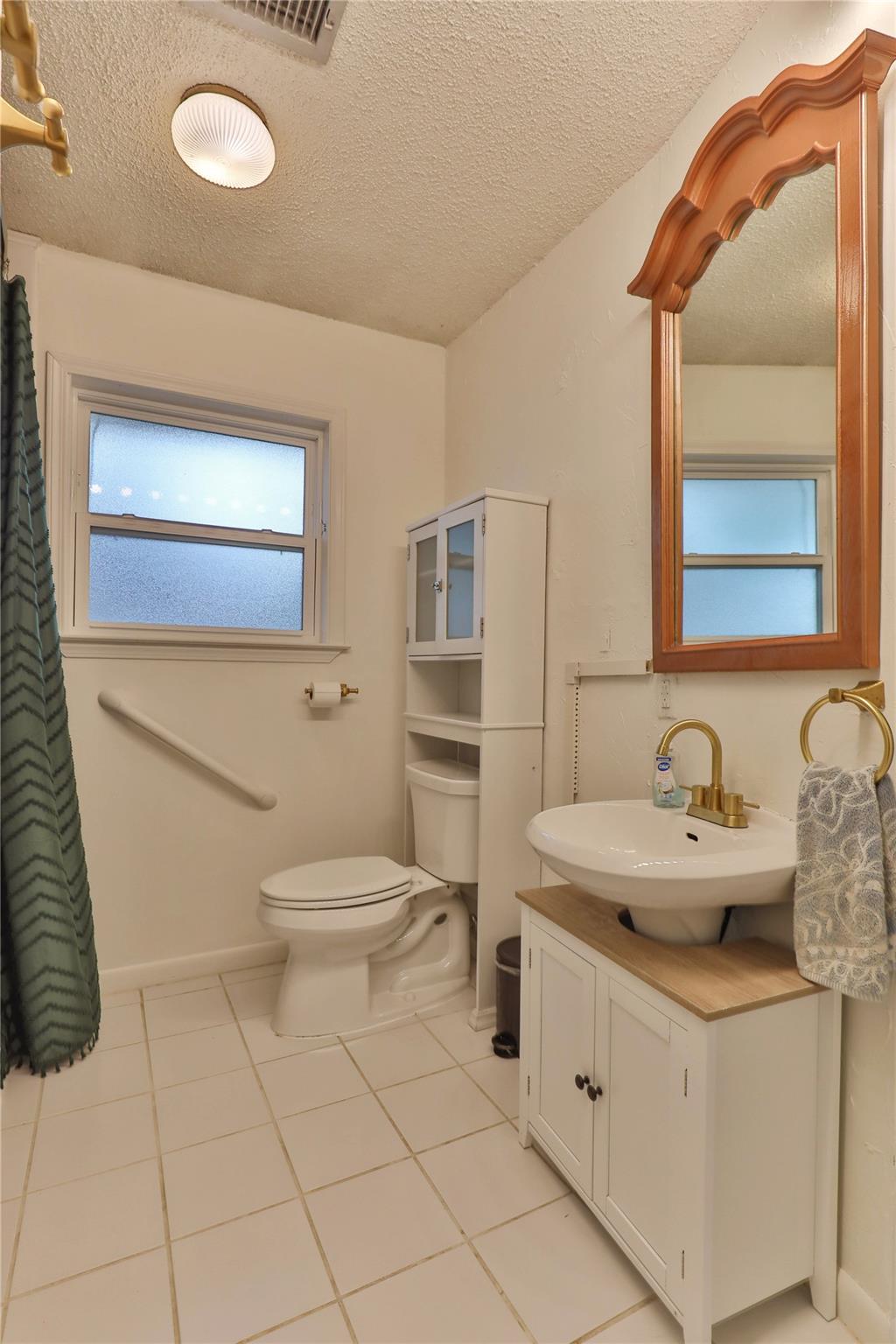 114 Persimmon Lane, Lake Jackson Tx 77566 Property Photo 18