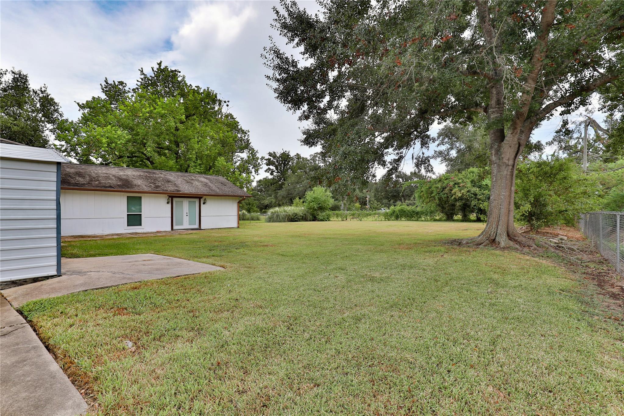 114 Persimmon Lane, Lake Jackson Tx 77566 Property Photo 28