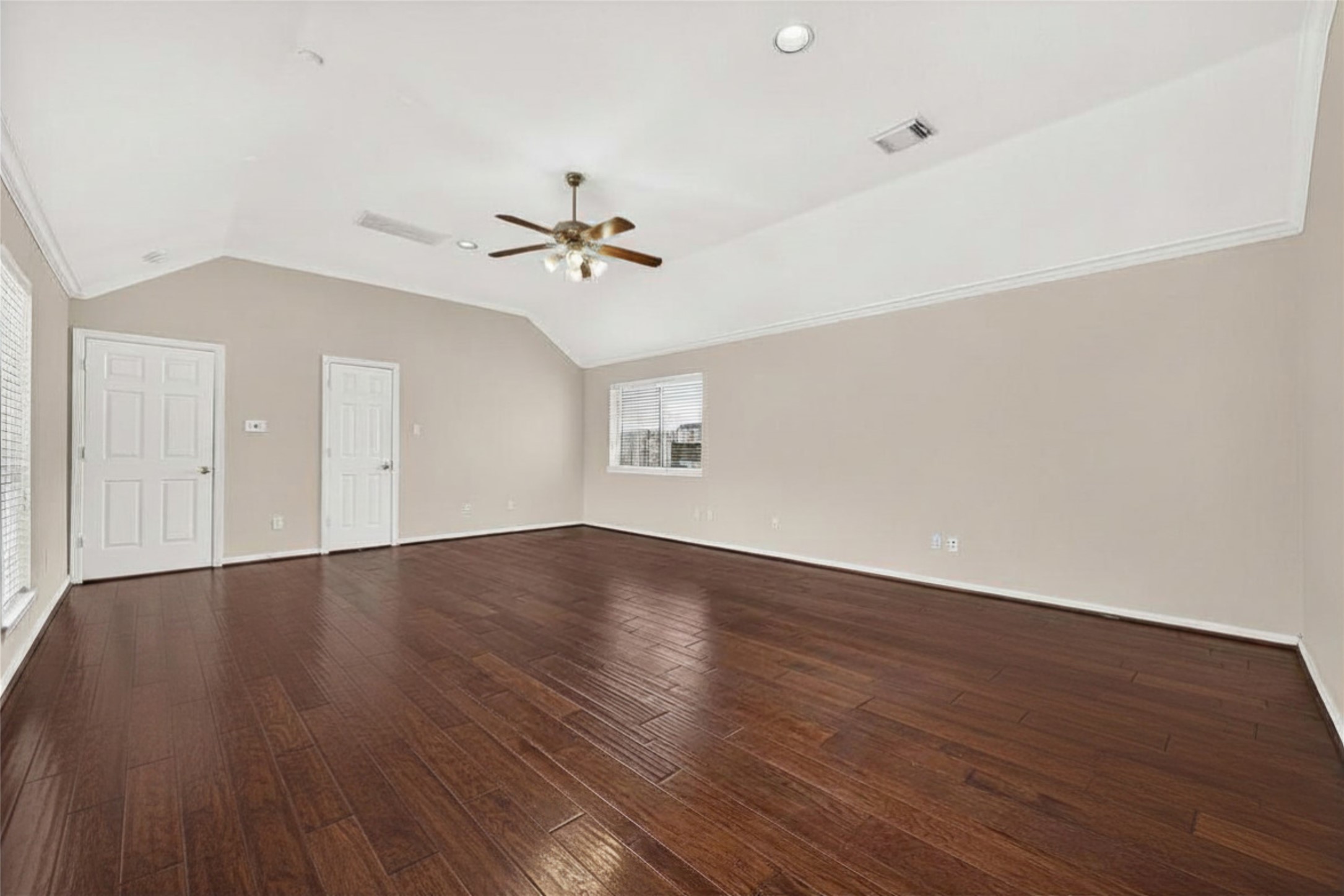 2726 Martinec Drive Property Photo 16