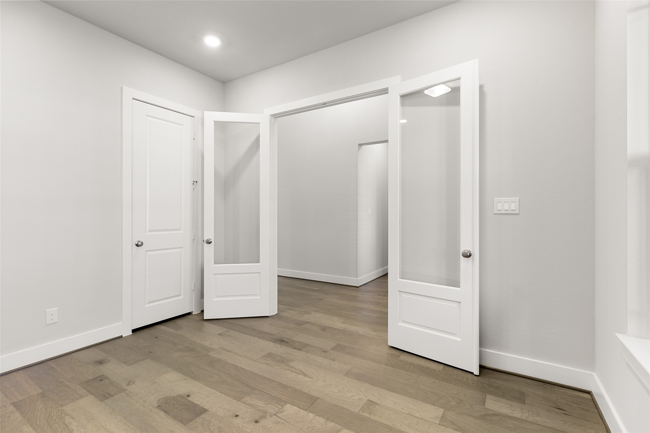 32019 Ledgewood Lane Property Photo 4