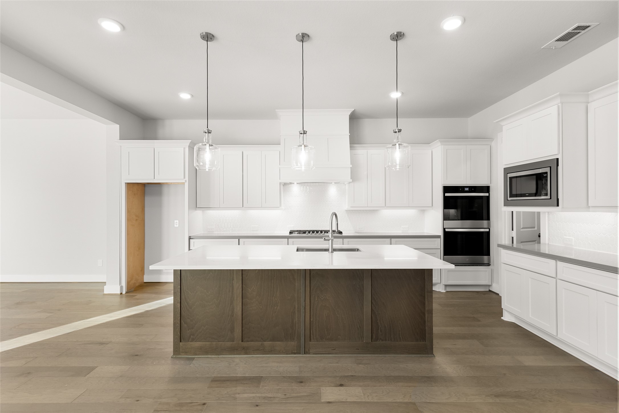32019 Ledgewood Lane Property Photo 5
