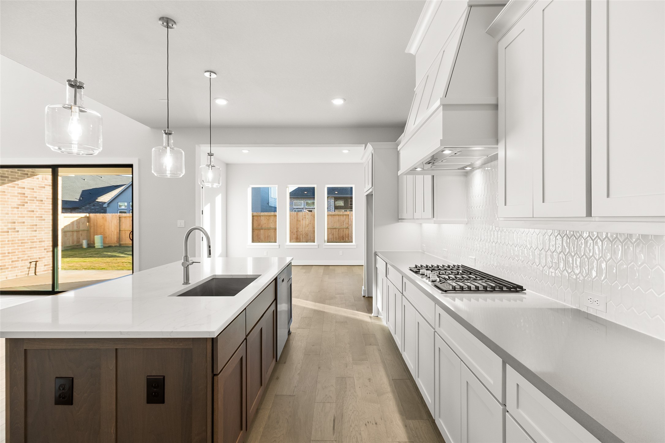 32019 Ledgewood Lane Property Photo 6