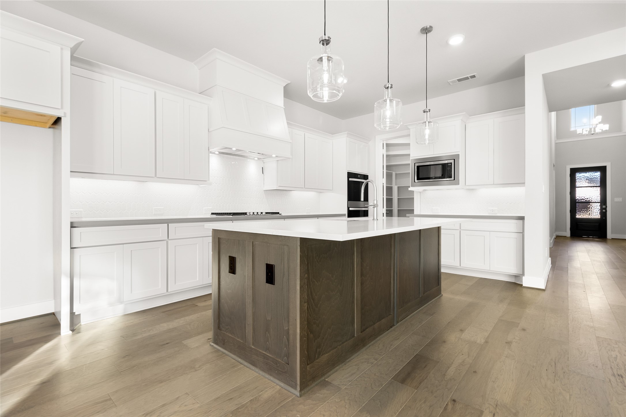 32019 Ledgewood Lane Property Photo 7