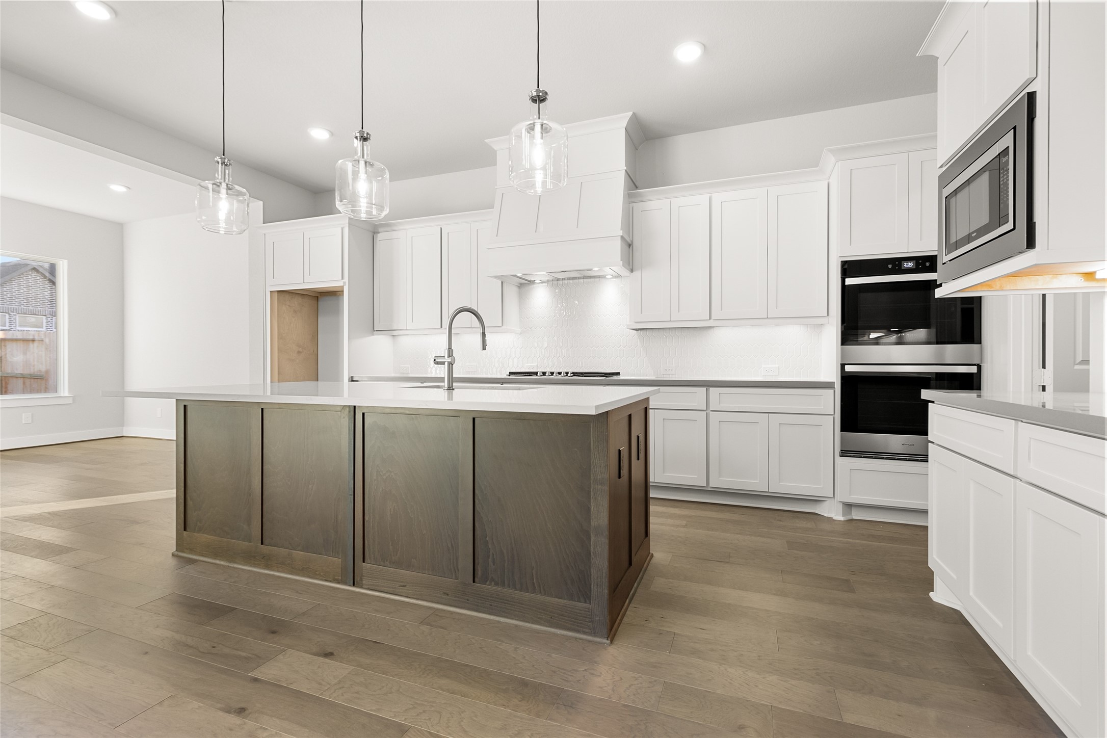 32019 Ledgewood Lane Property Photo 8