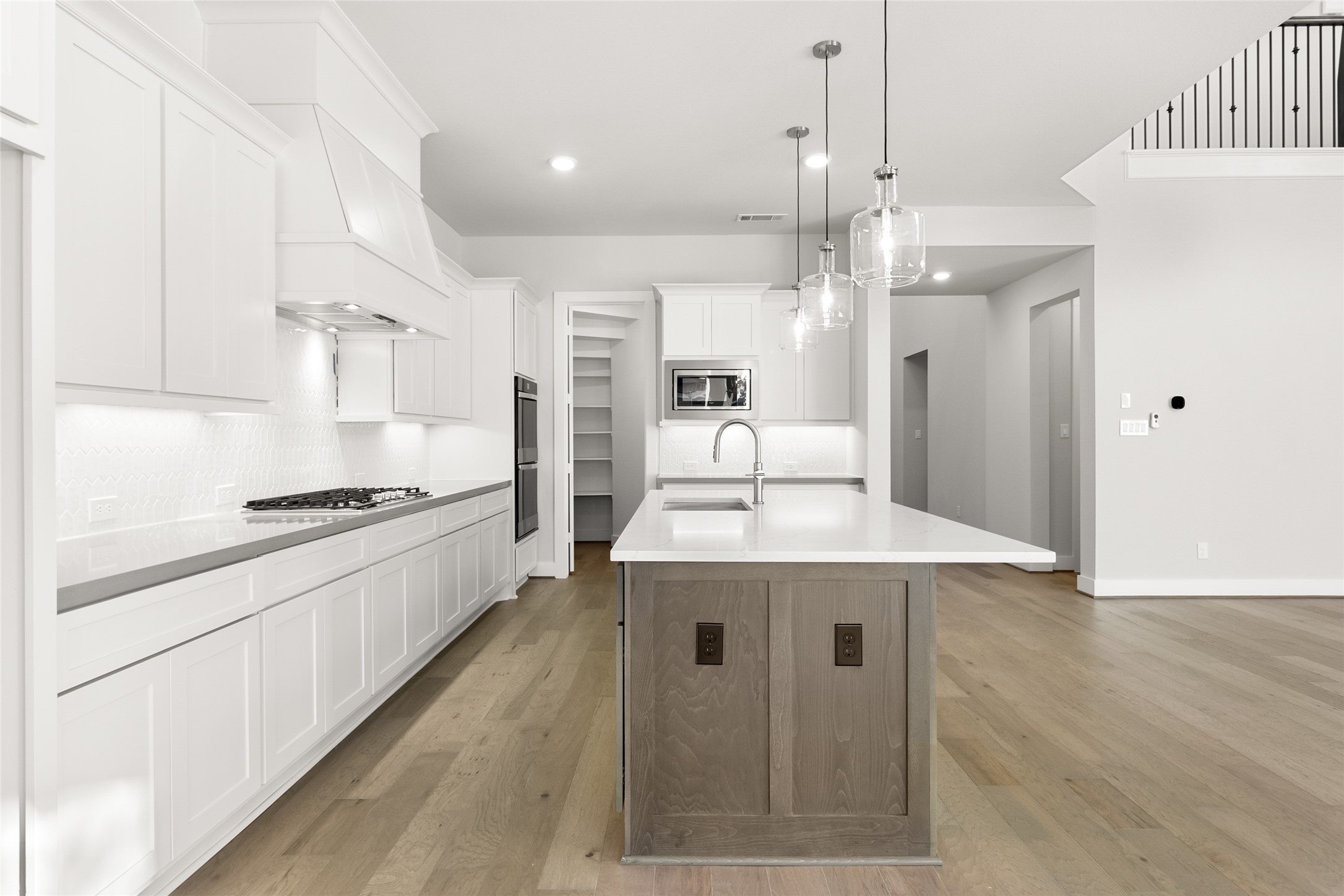 32019 Ledgewood Lane Property Photo 9