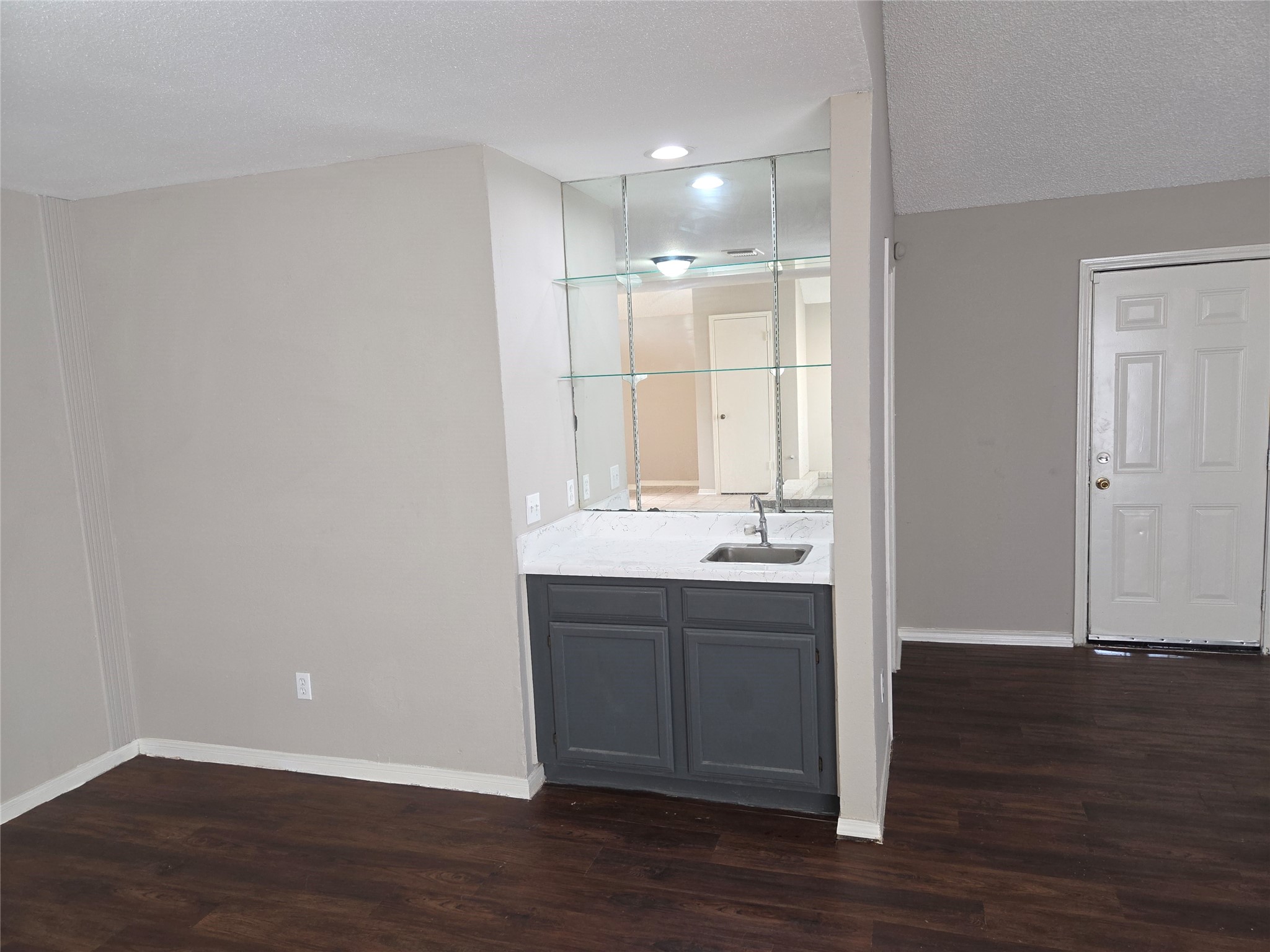 6303 Gladewell Drive Property Photo 8