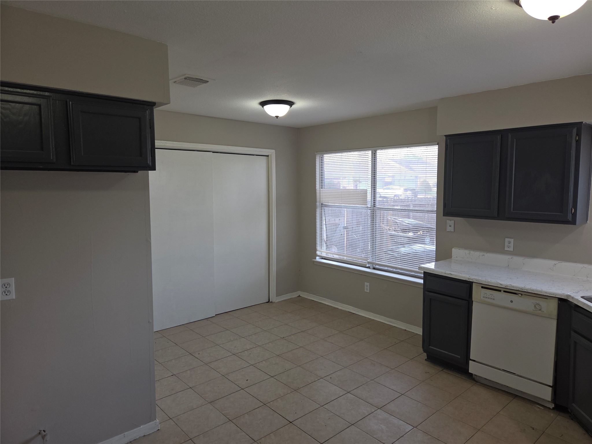 6303 Gladewell Drive Property Photo 10