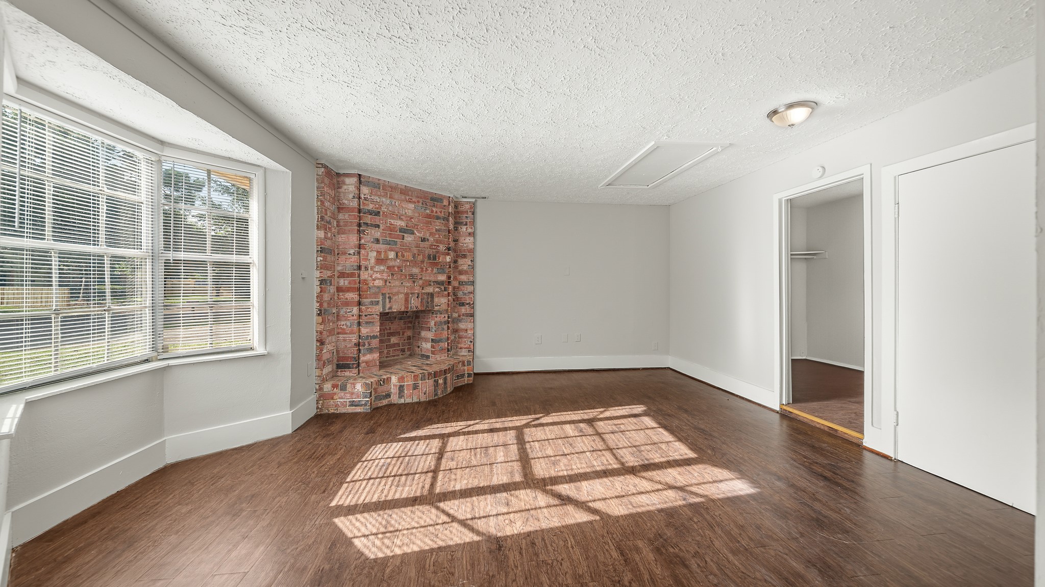 5411 Lorraine Drive Property Photo 2