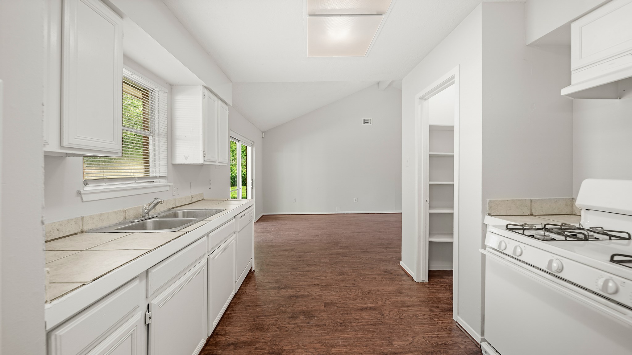 5411 Lorraine Drive Property Photo 3