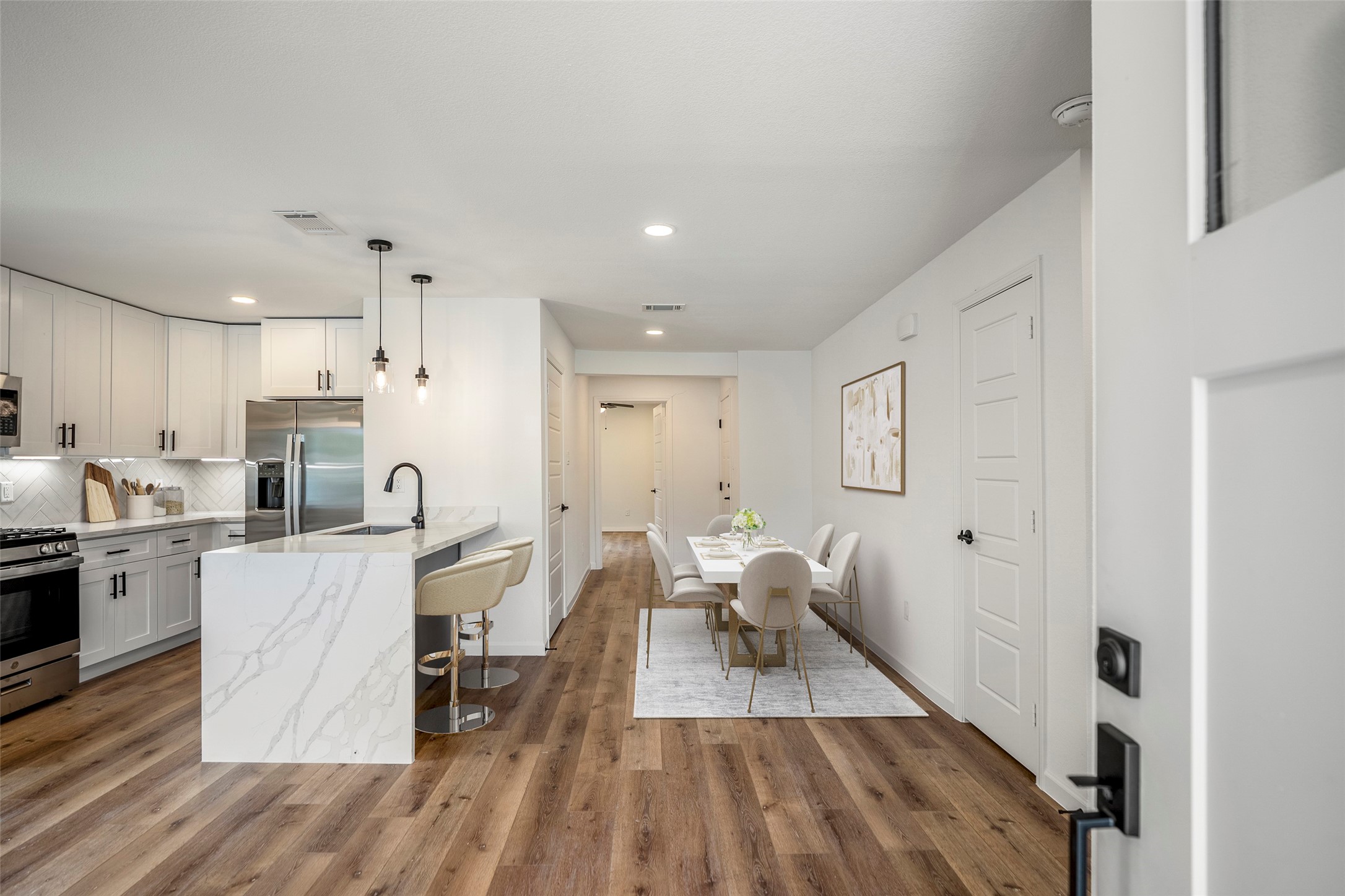 3923 Alsace Street Property Photo 3