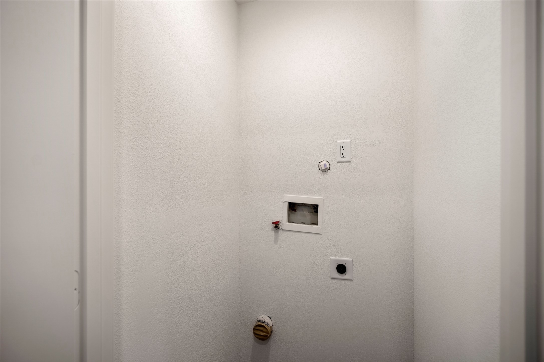 3923 Alsace Street Property Photo 11