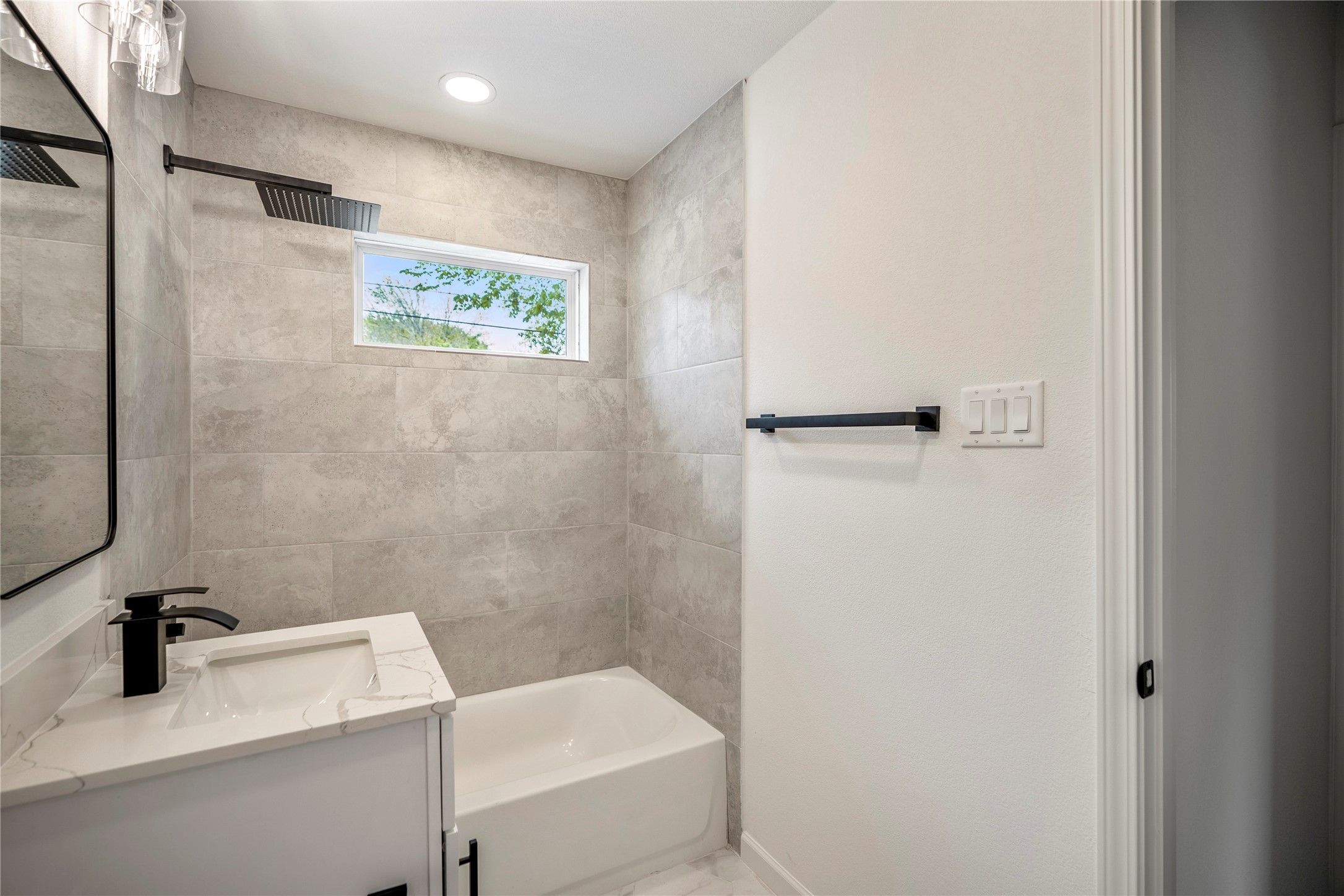 3923 Alsace Street Property Photo 25