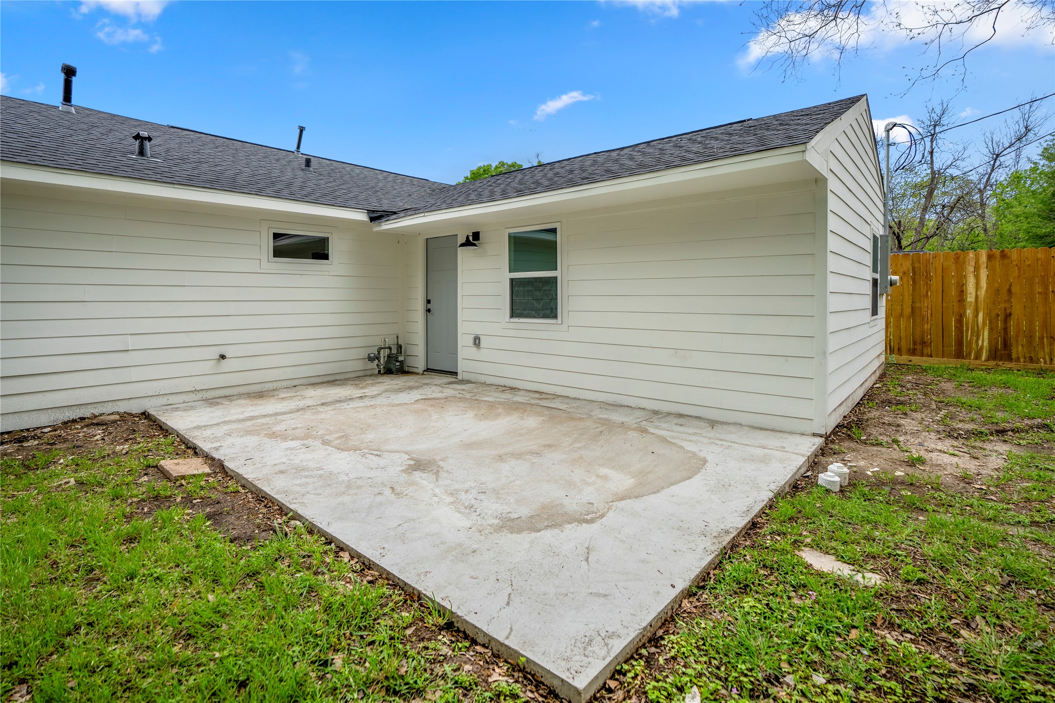 3923 Alsace Street Property Photo 28
