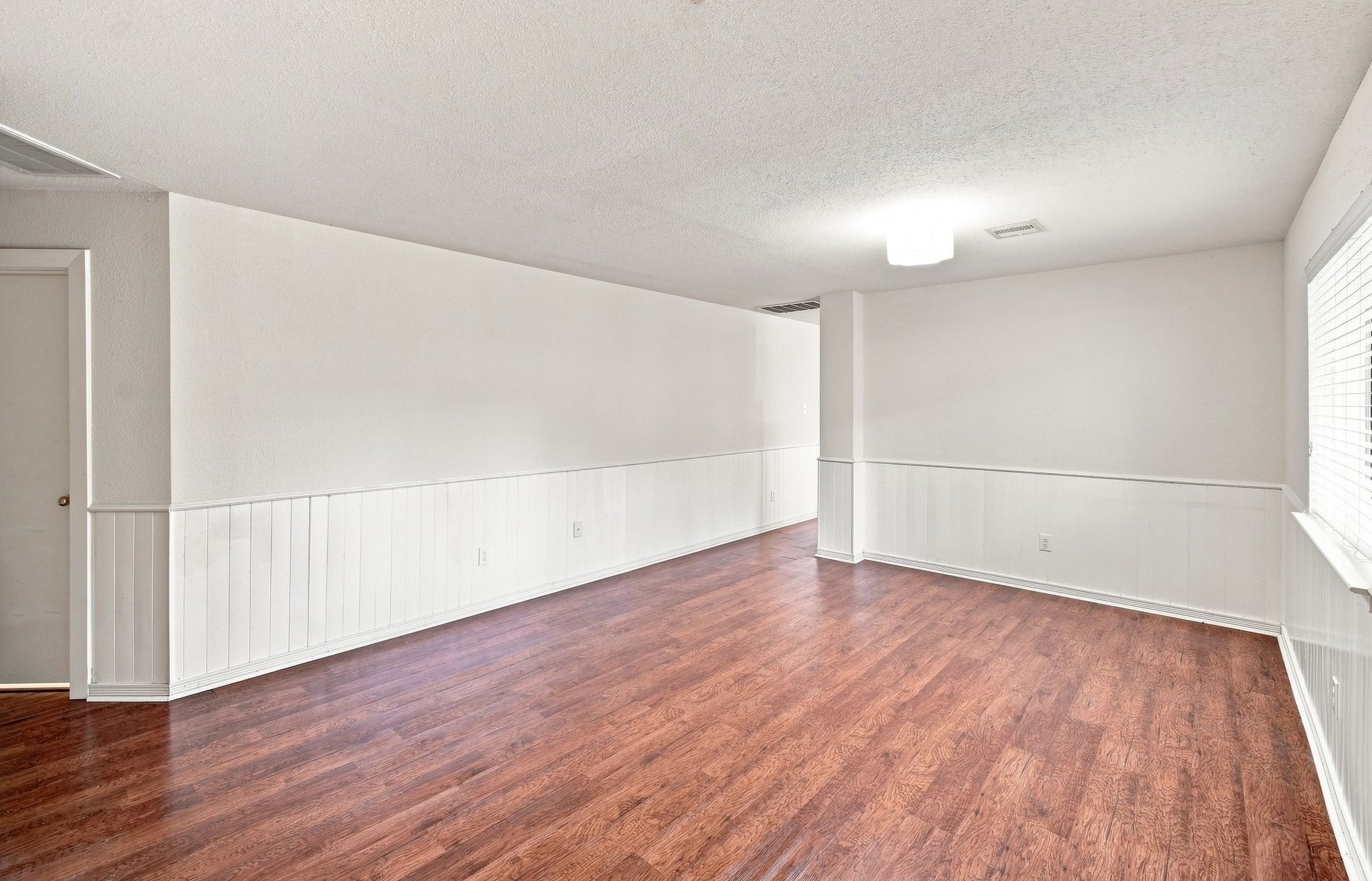 3927 Federal Lane Property Photo 7