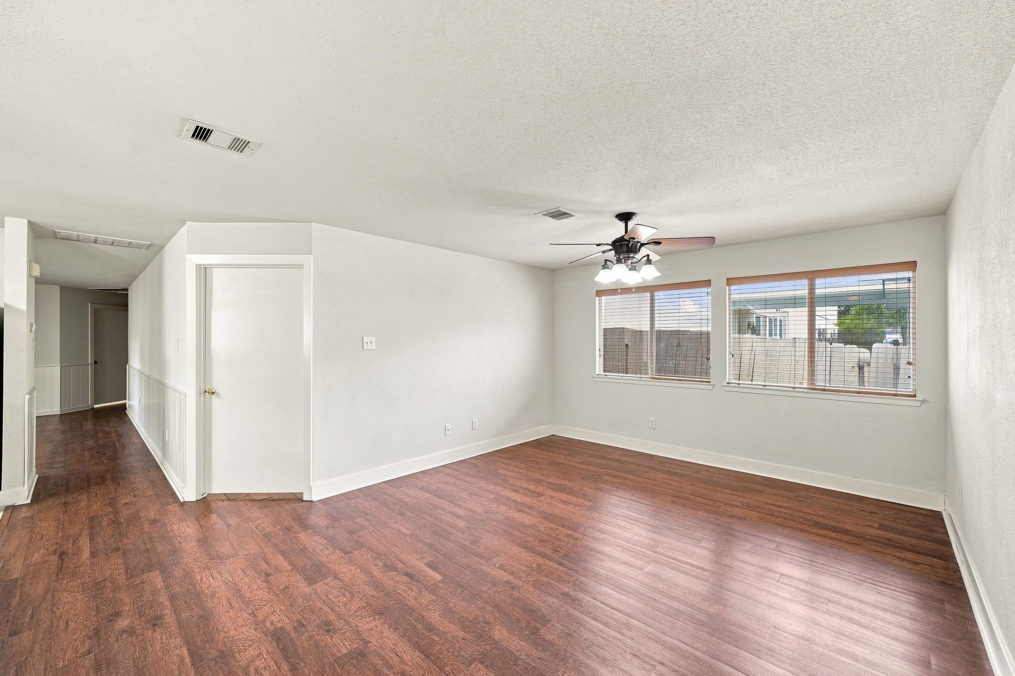 3927 Federal Lane Property Photo 10
