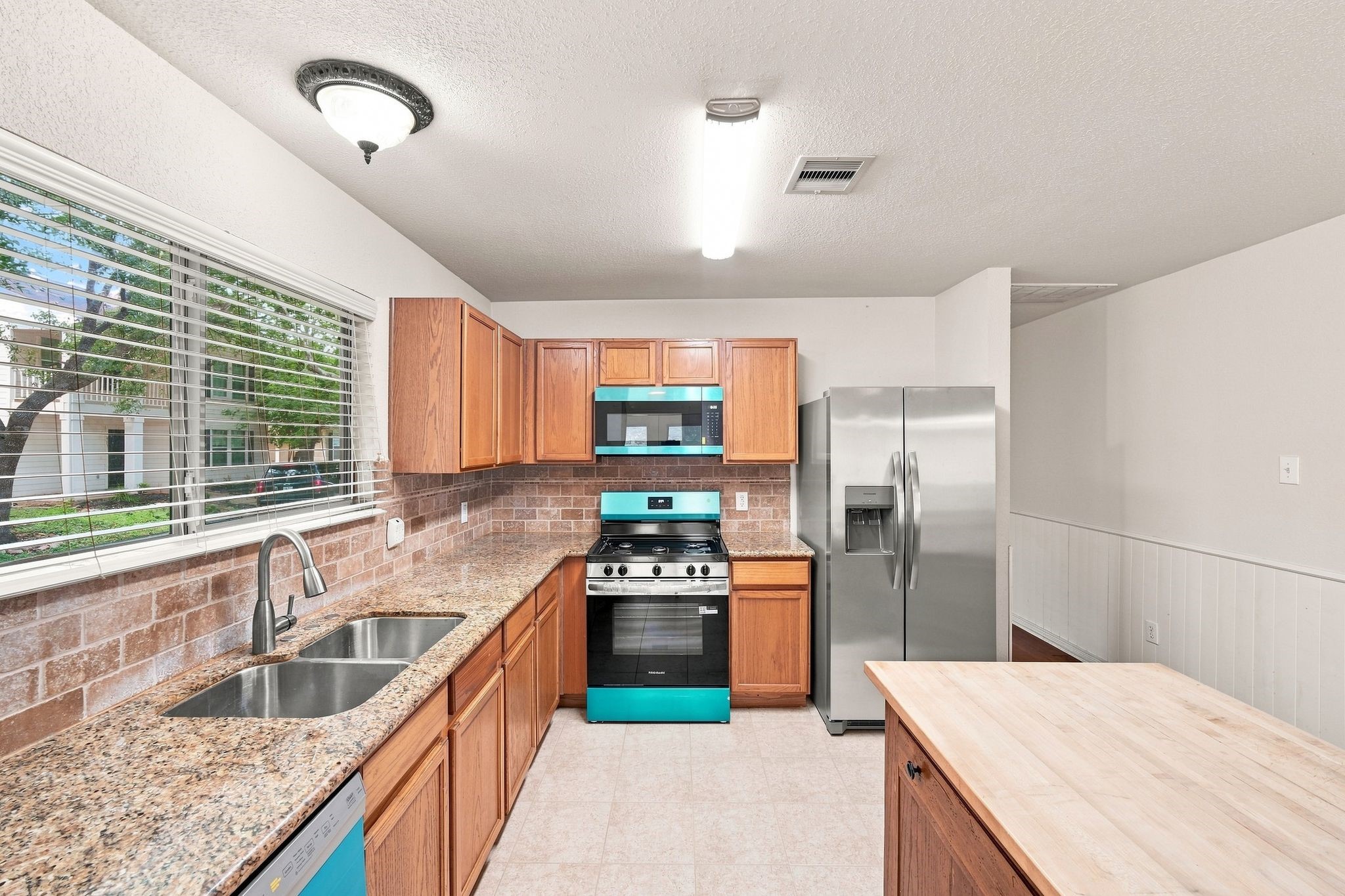 3927 Federal Lane Property Photo 16
