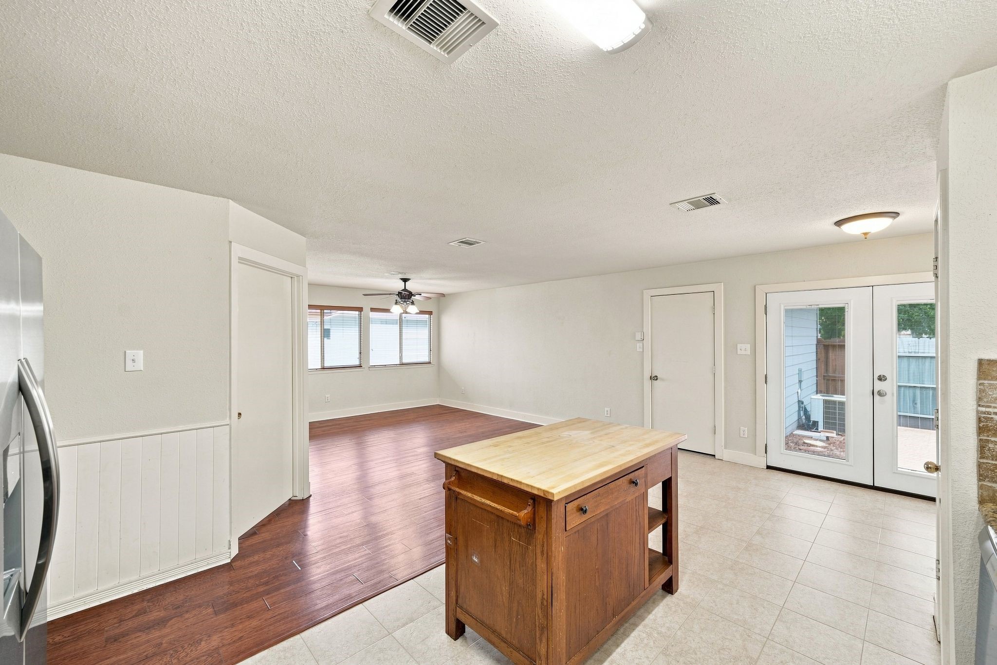 3927 Federal Lane Property Photo 17