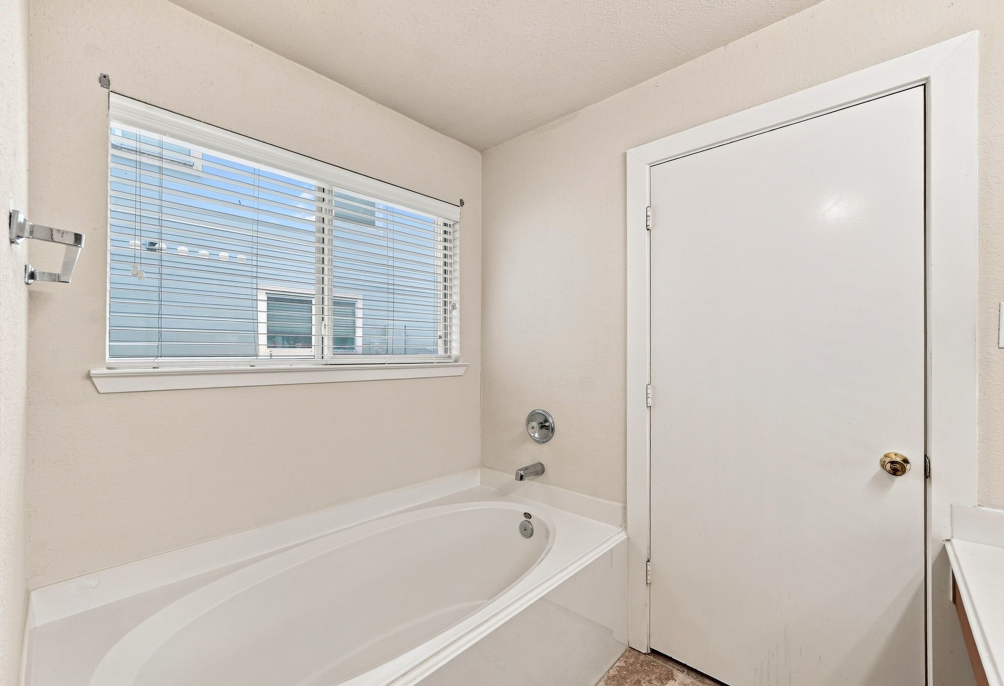 3927 Federal Lane Property Photo 23
