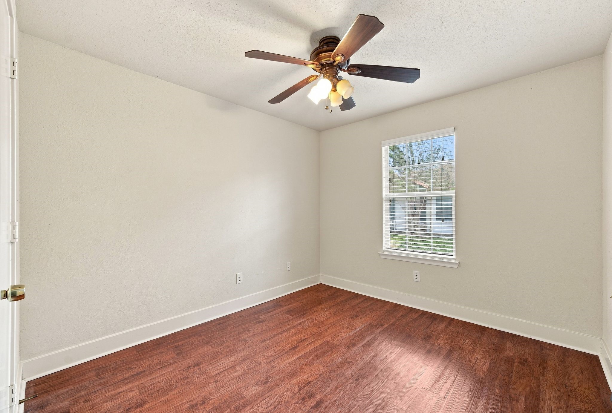 3927 Federal Lane Property Photo 26