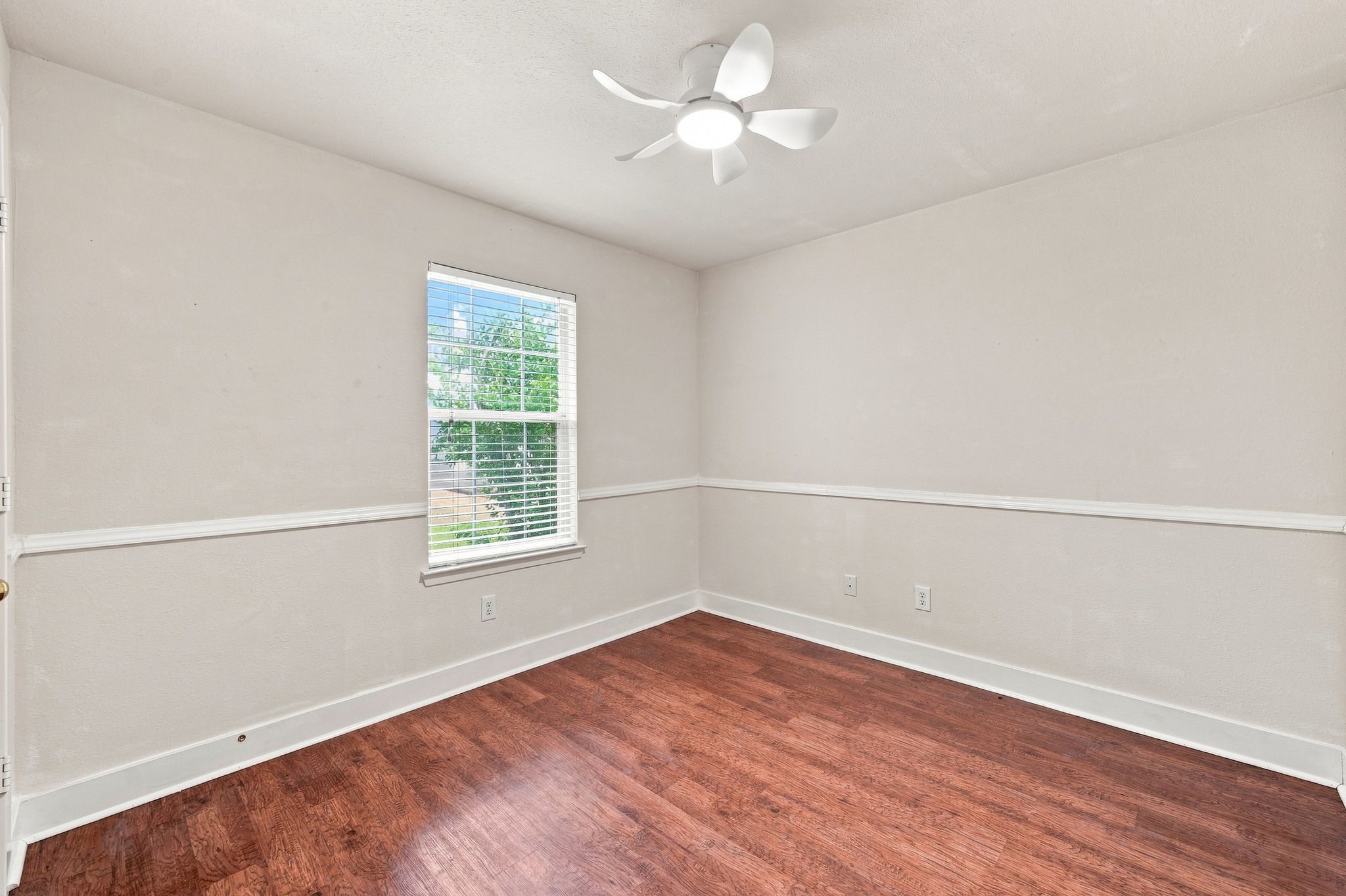 3927 Federal Lane Property Photo 27