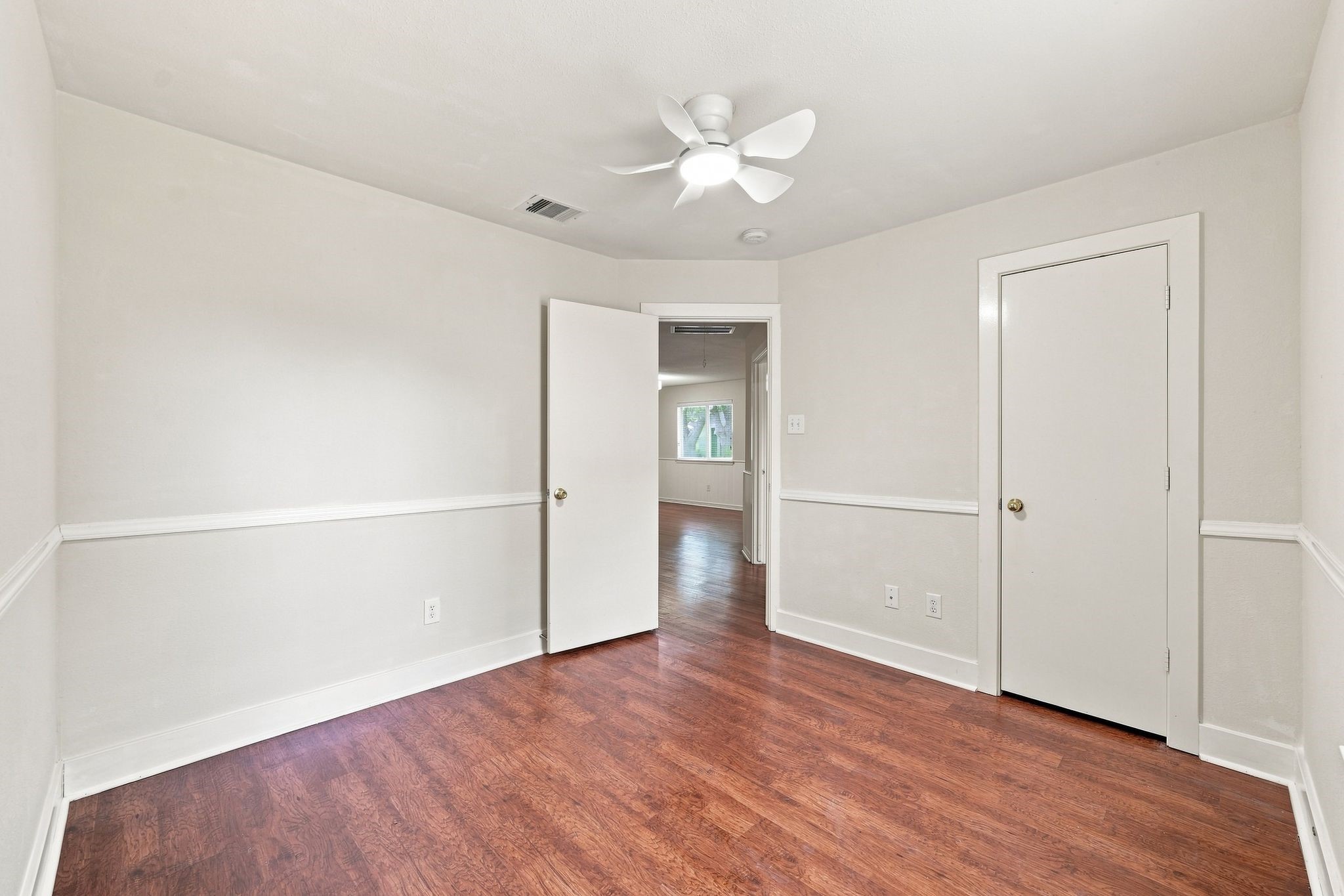 3927 Federal Lane Property Photo 28