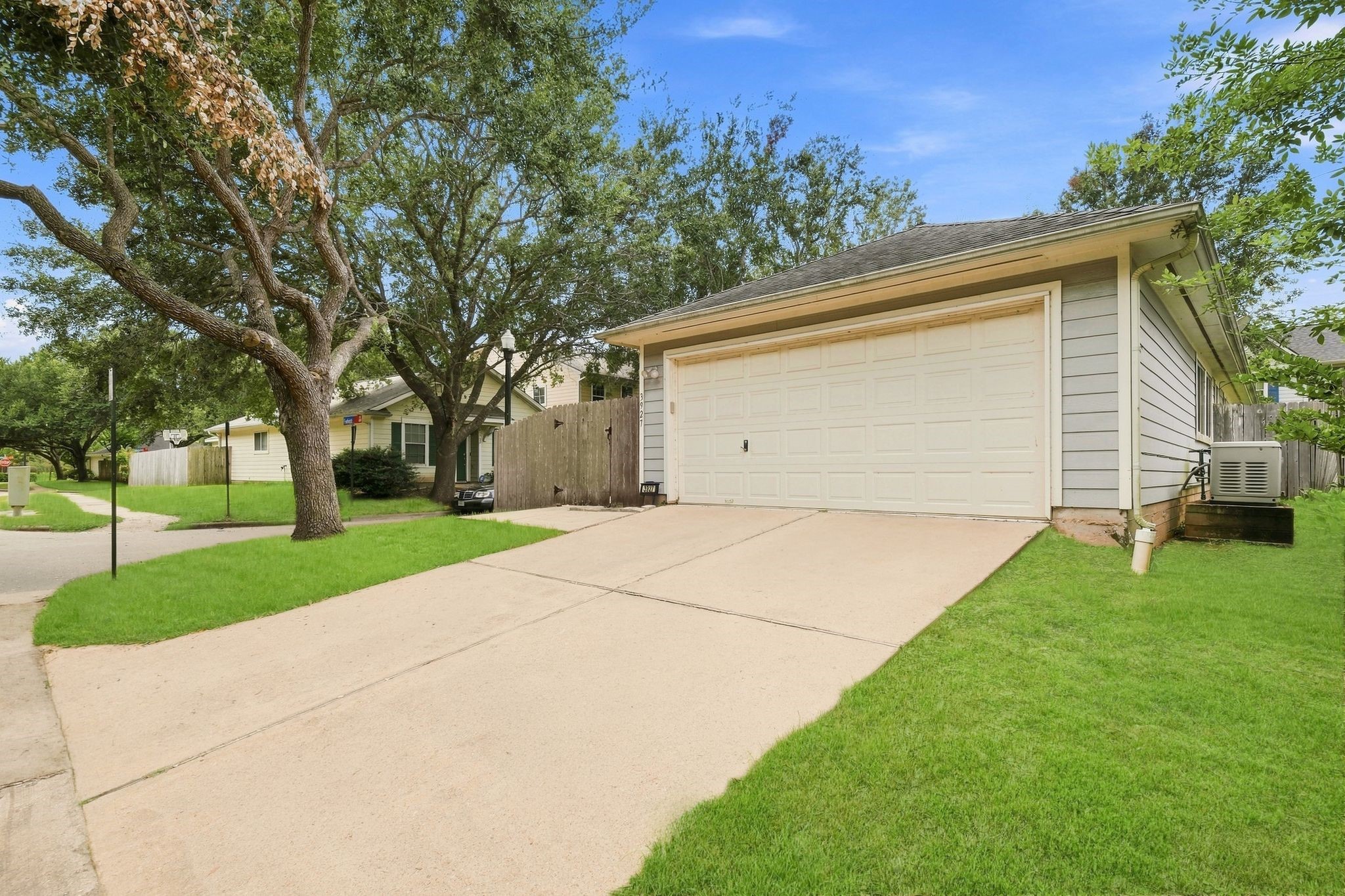 3927 Federal Lane Property Photo 35