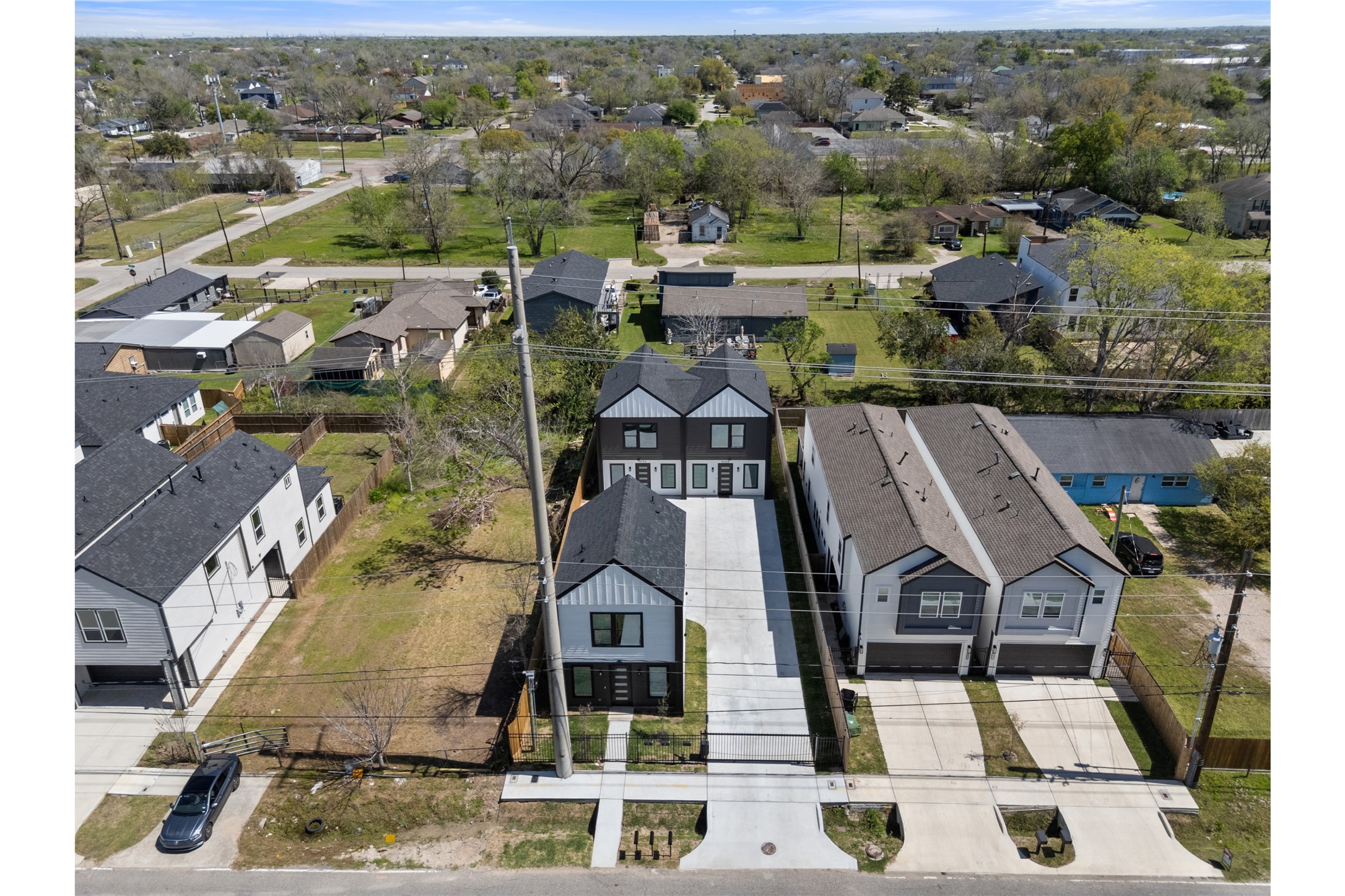 9019 Comal Street B Property Photo 11