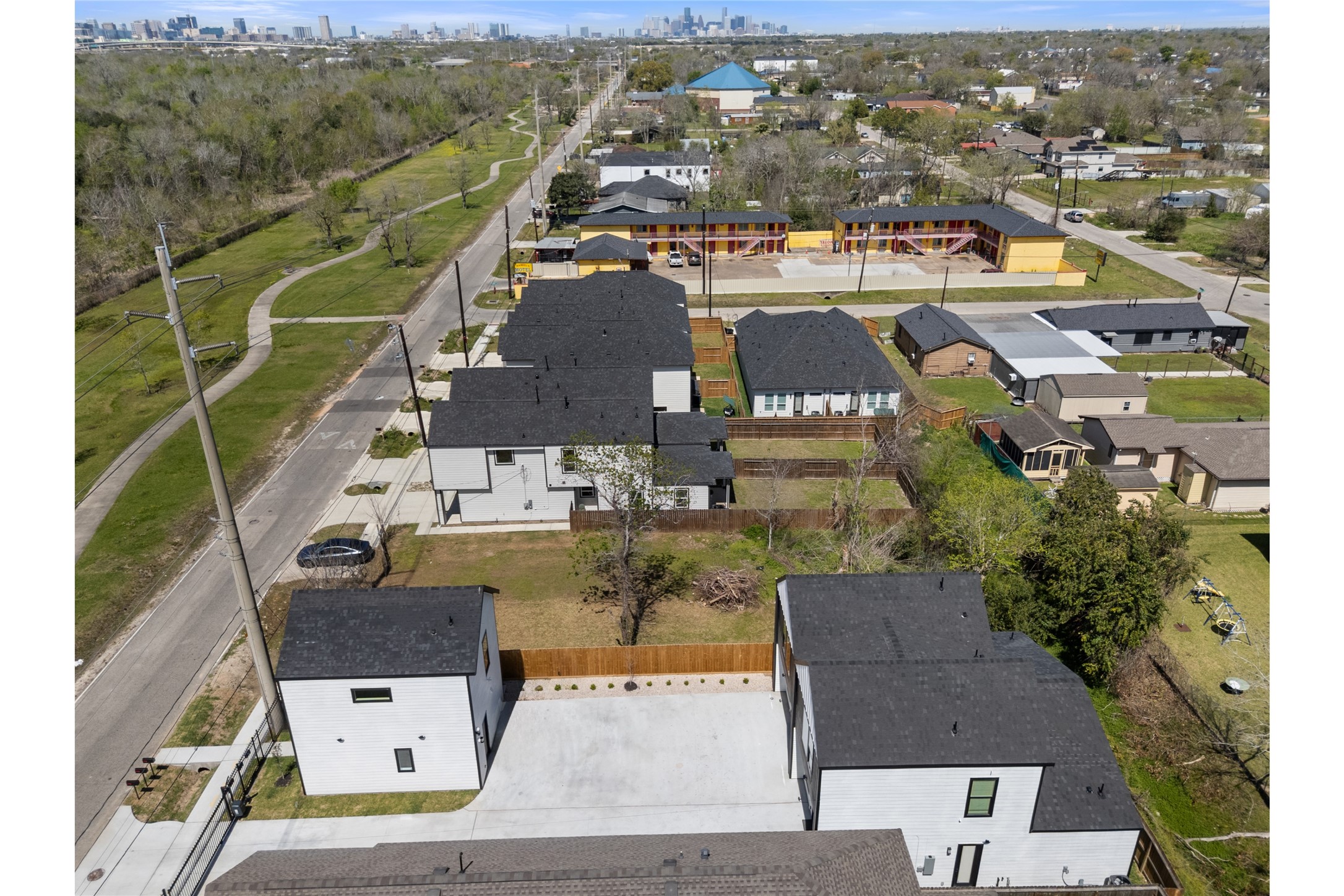 9019 Comal Street B Property Photo 12