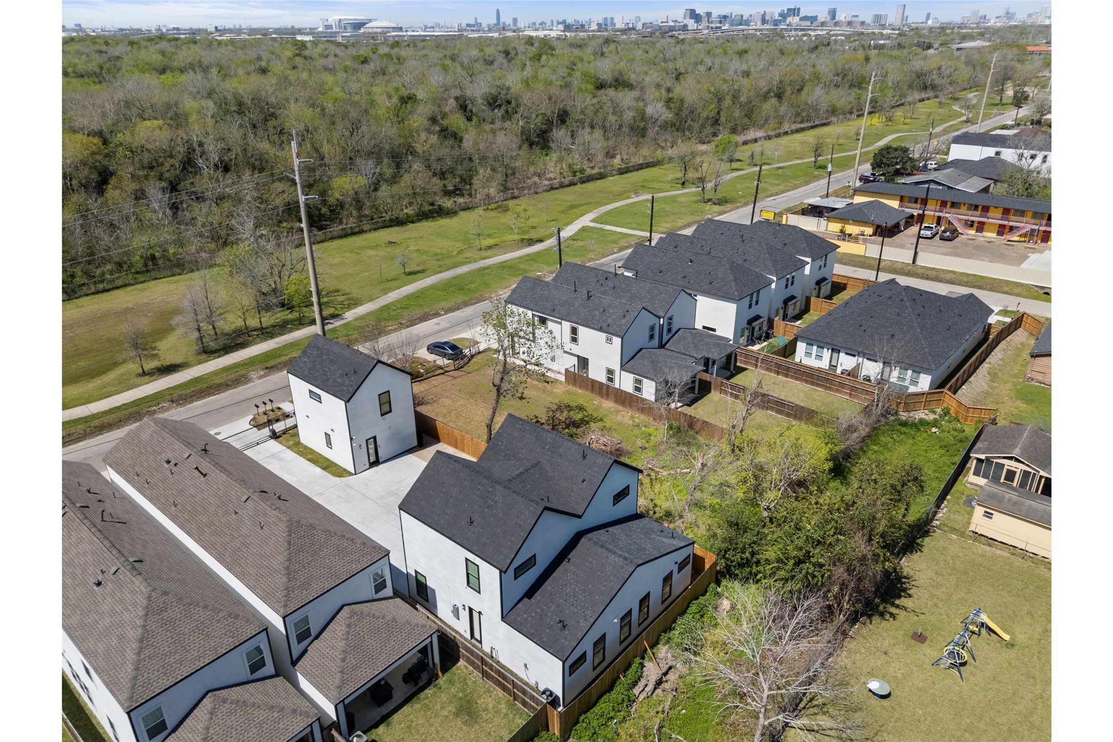 9019 Comal Street B Property Photo 13
